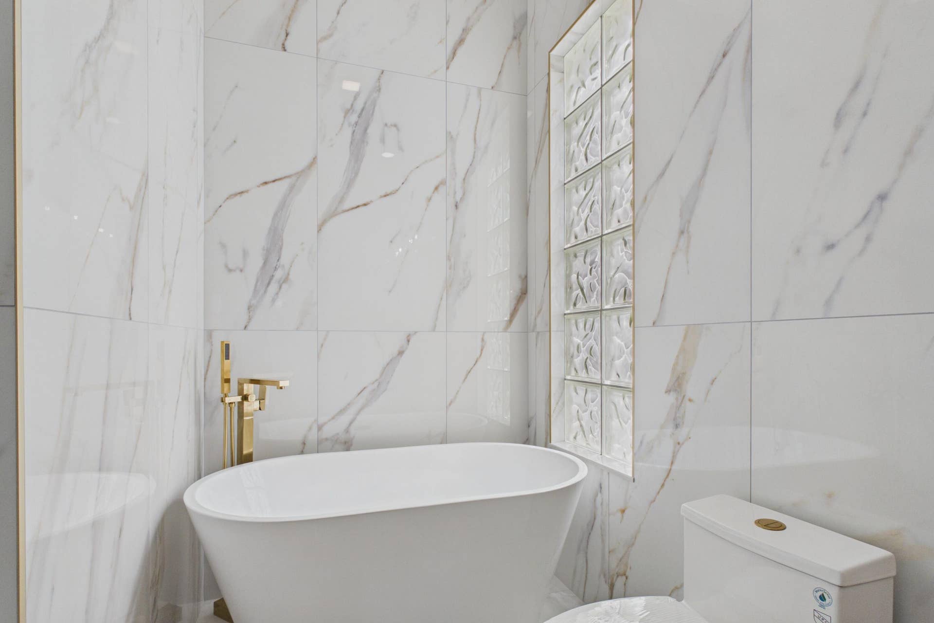 2637 Kittbuck Way, West Palm Beach, FL 33411 Master Tub