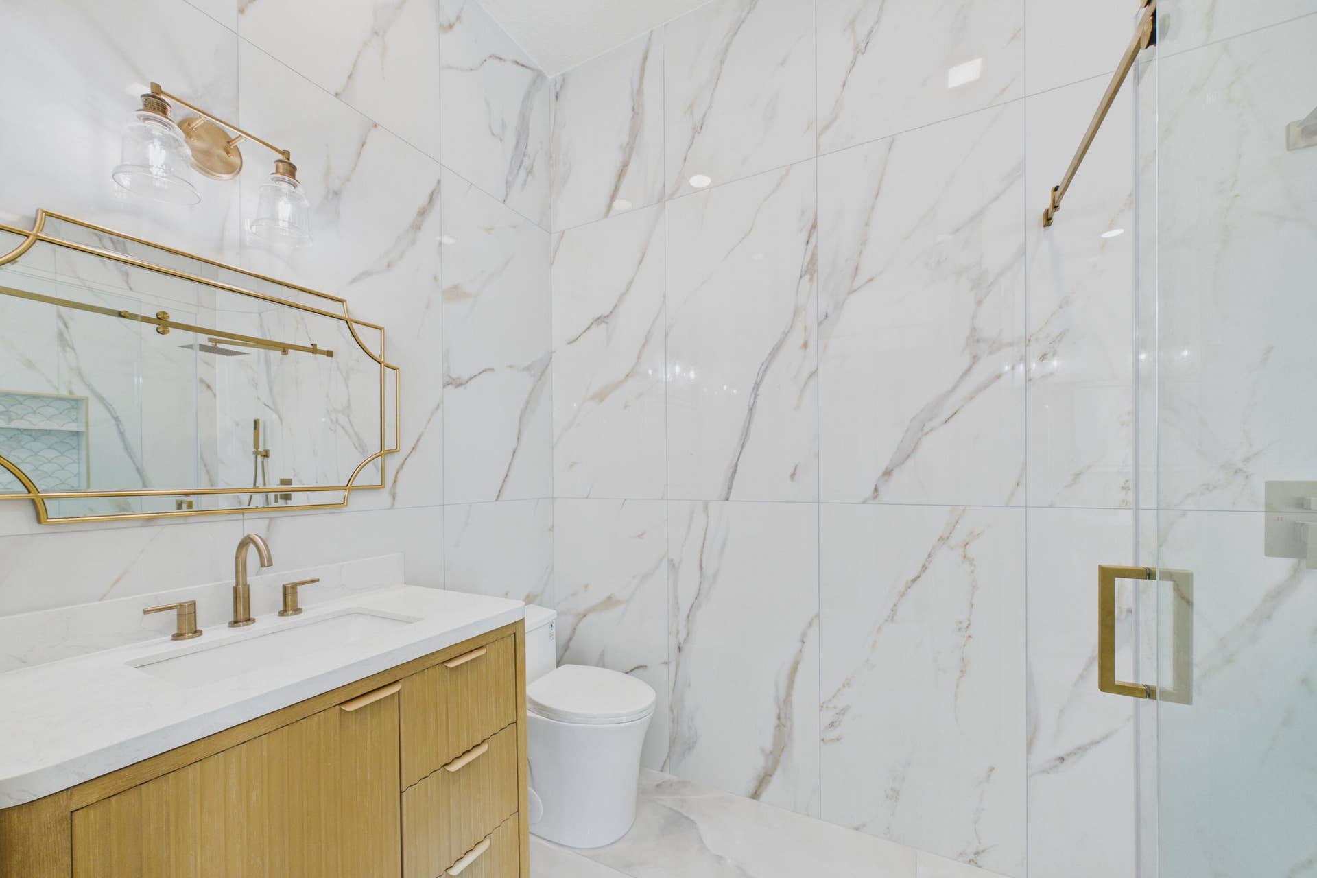 2637 Kittbuck Way, West Palm Beach, FL 33411 2nd Bathroom