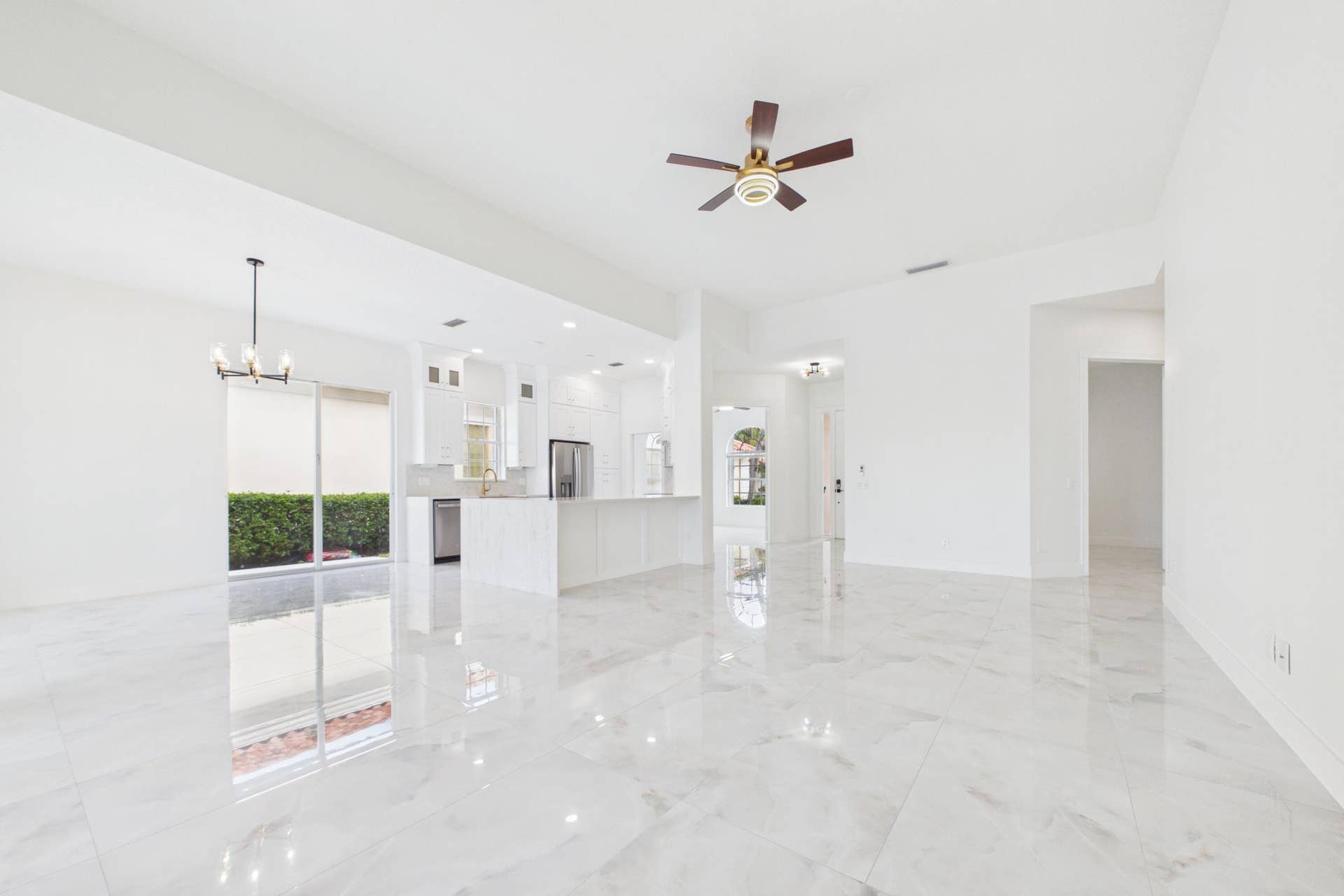 2637 Kittbuck Way, West Palm Beach, FL 33411 Living/Dinning/Kitchen