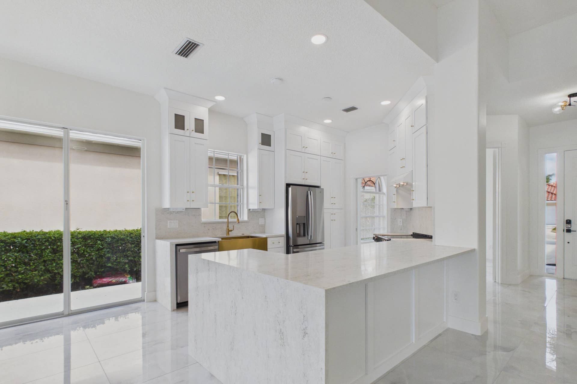 2637 Kittbuck Way, West Palm Beach, FL 33411 kitchen counter