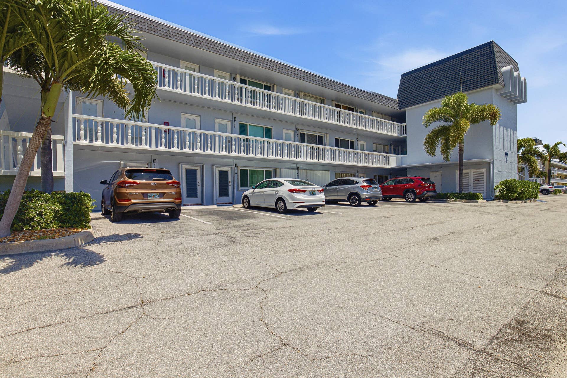131 Doolen Court, #306, North Palm Beach, FL 33408 Front Building