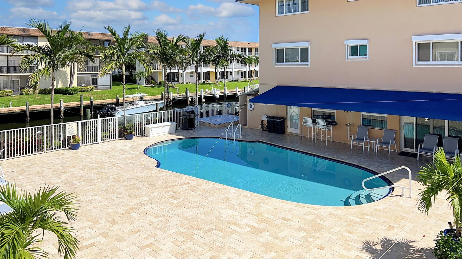 131 Doolen Court, #306, North Palm Beach, FL 33408 Pool Area
