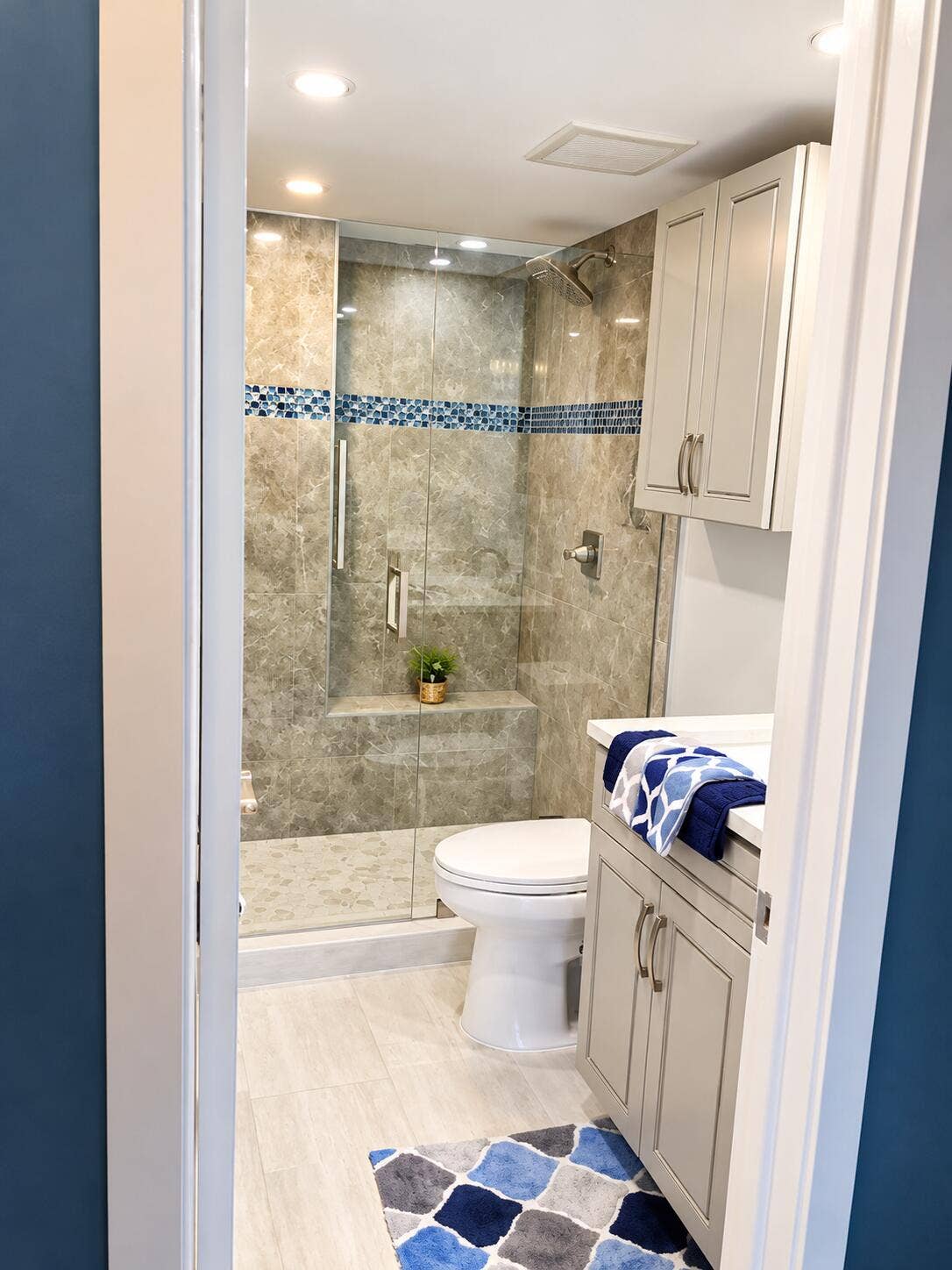 405 N OCEAN Boulevard, #1004, Pompano Beach, Pompano Beach, FL 33062 PH Hall Bath