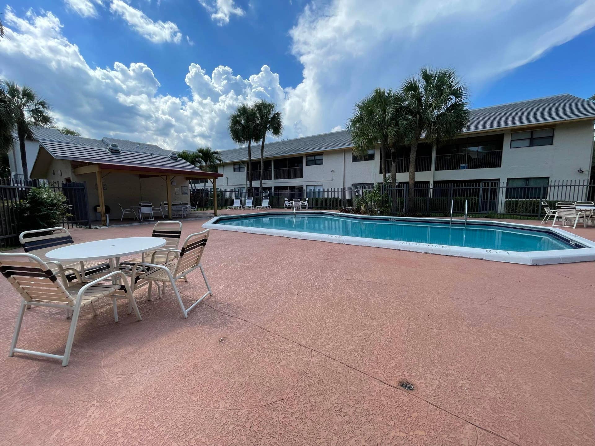 2967 RIVERSIDE Drive, #109, Coral Springs, FL 33065 community pool area