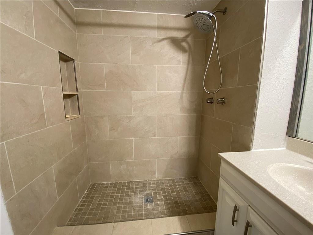 2967 RIVERSIDE Drive, #109, Coral Springs, FL 33065 master bathroom