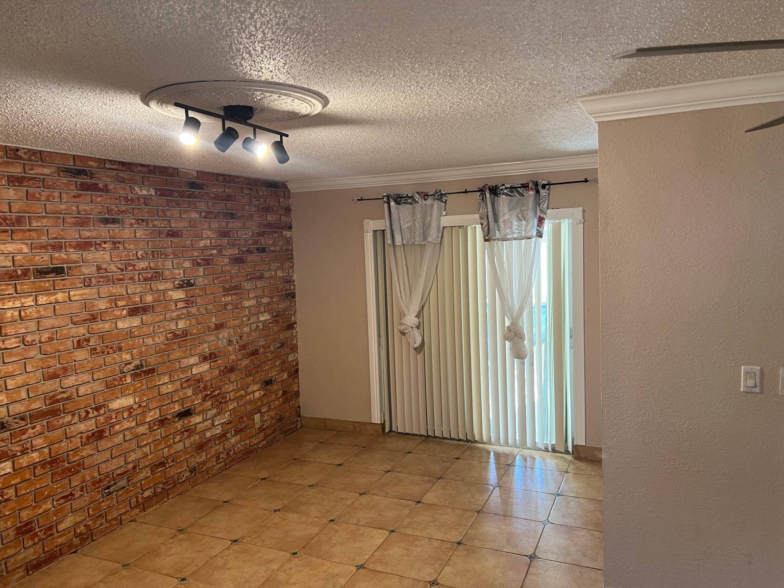 4710 NE 18th Avenue, Fort Lauderdale, FL 33334 1000503564
