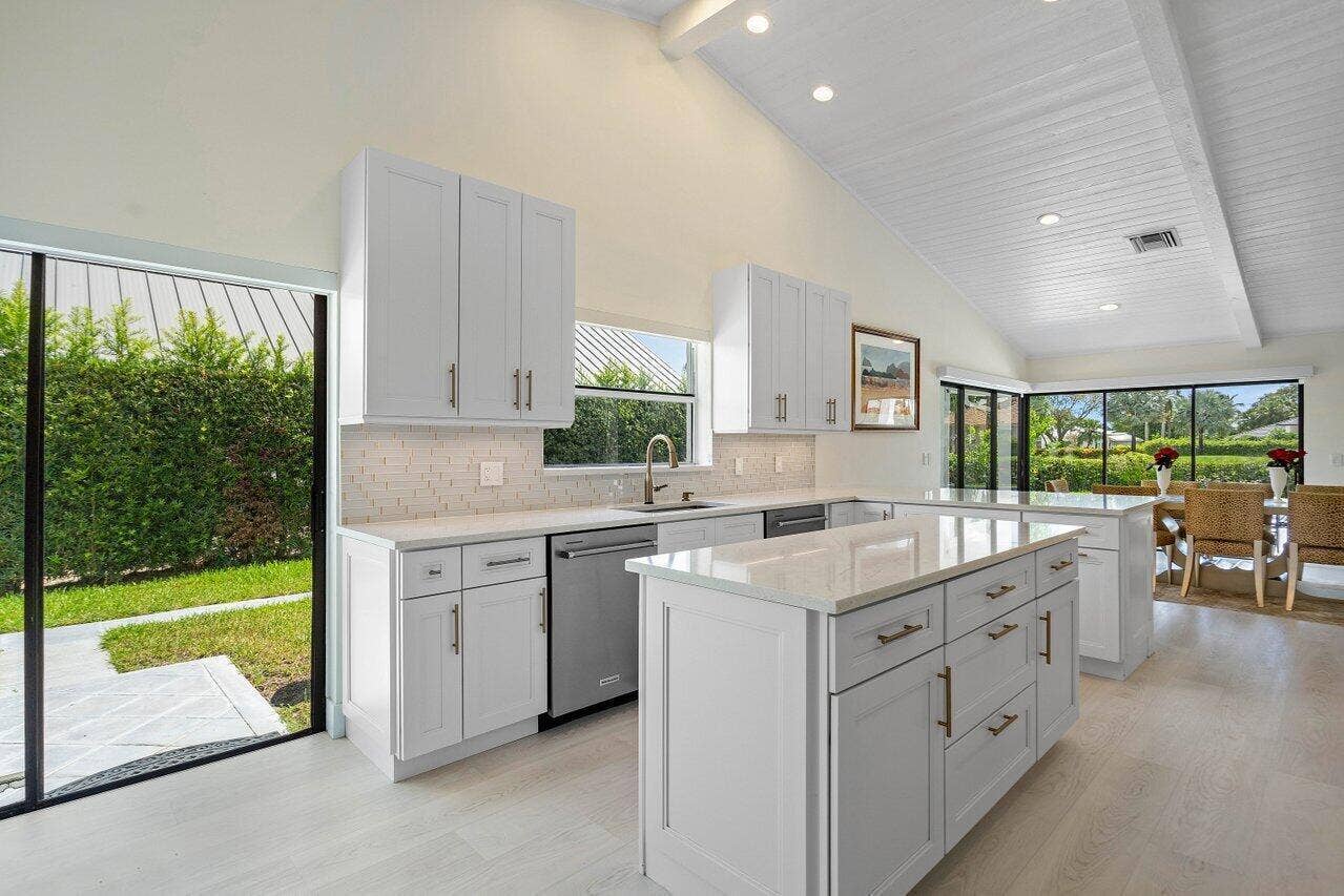 011-17152CassavaWay-BocaRaton-FL-33487-S