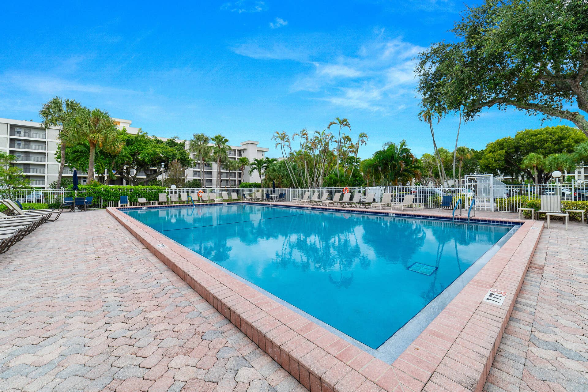 2681 S COURSE Drive, #406, Pompano Beach, FL 33069 DSC02586