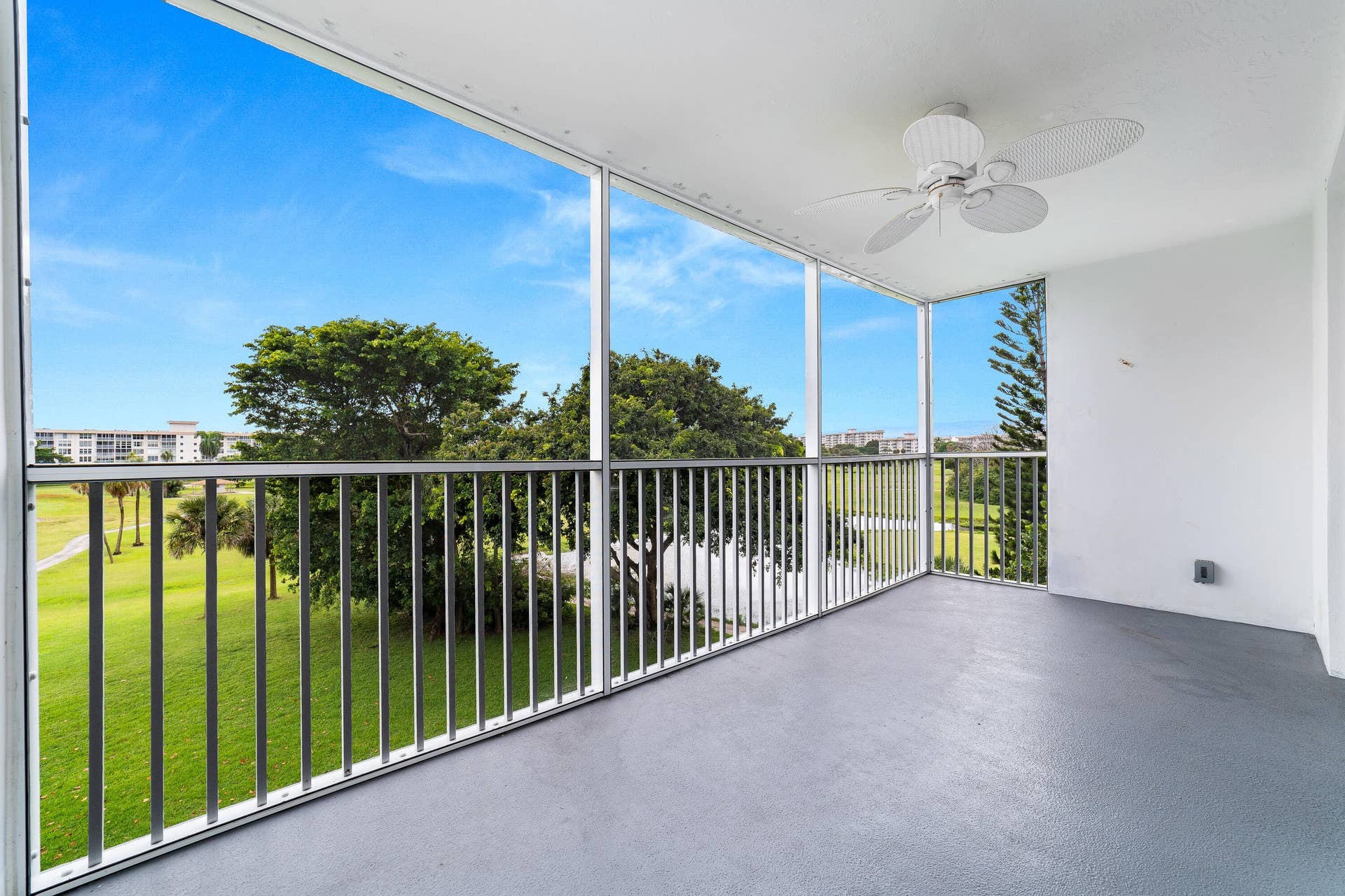 2681 S COURSE Drive, #406, Pompano Beach, FL 33069 DSC01023