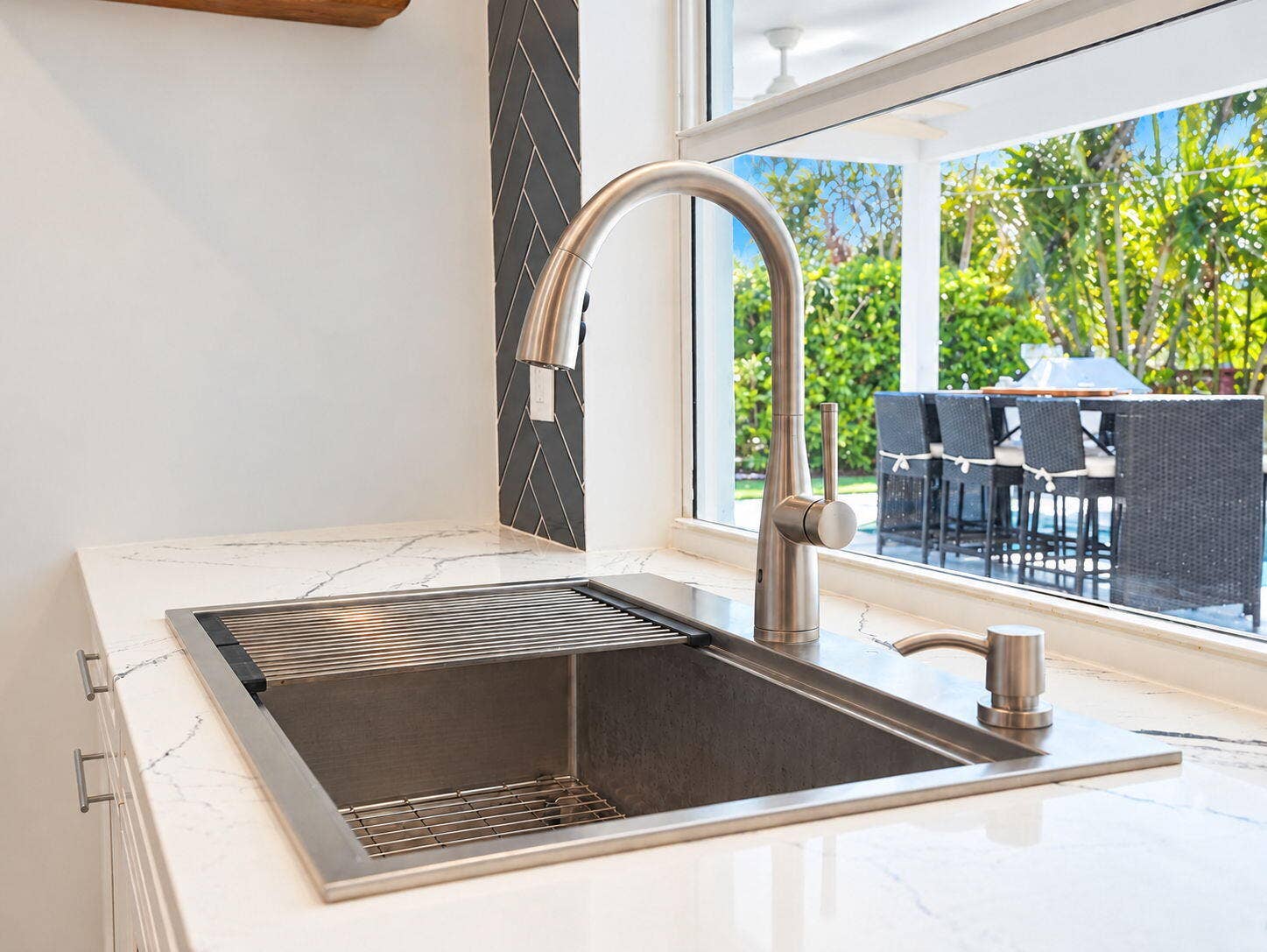1320 SW 26TH Avenue, Boynton Beach, FL 33426 Kitchen