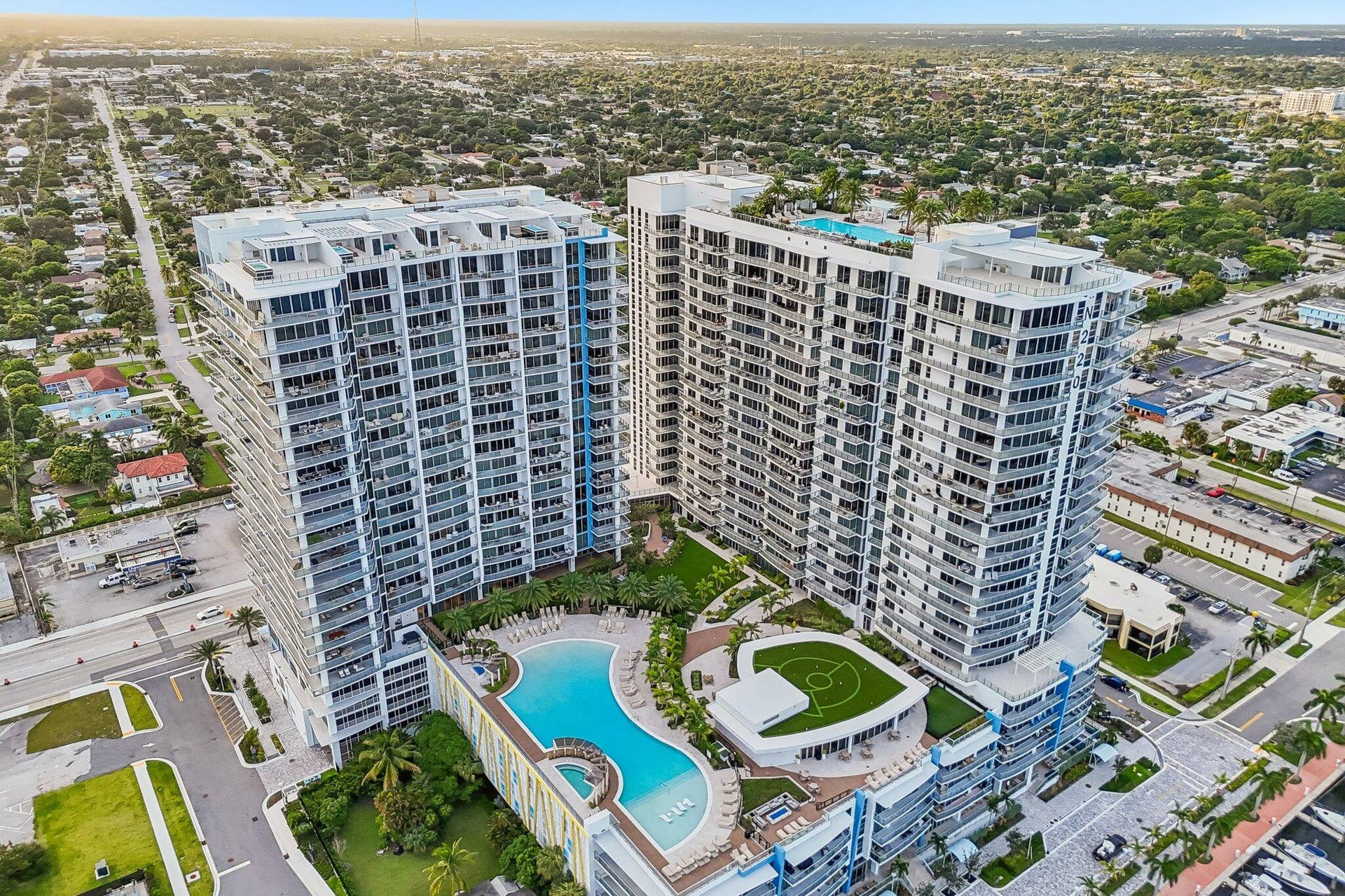 220 LAKE SHORE Drive, #1913, West Palm Beach, FL 33403 Exterior