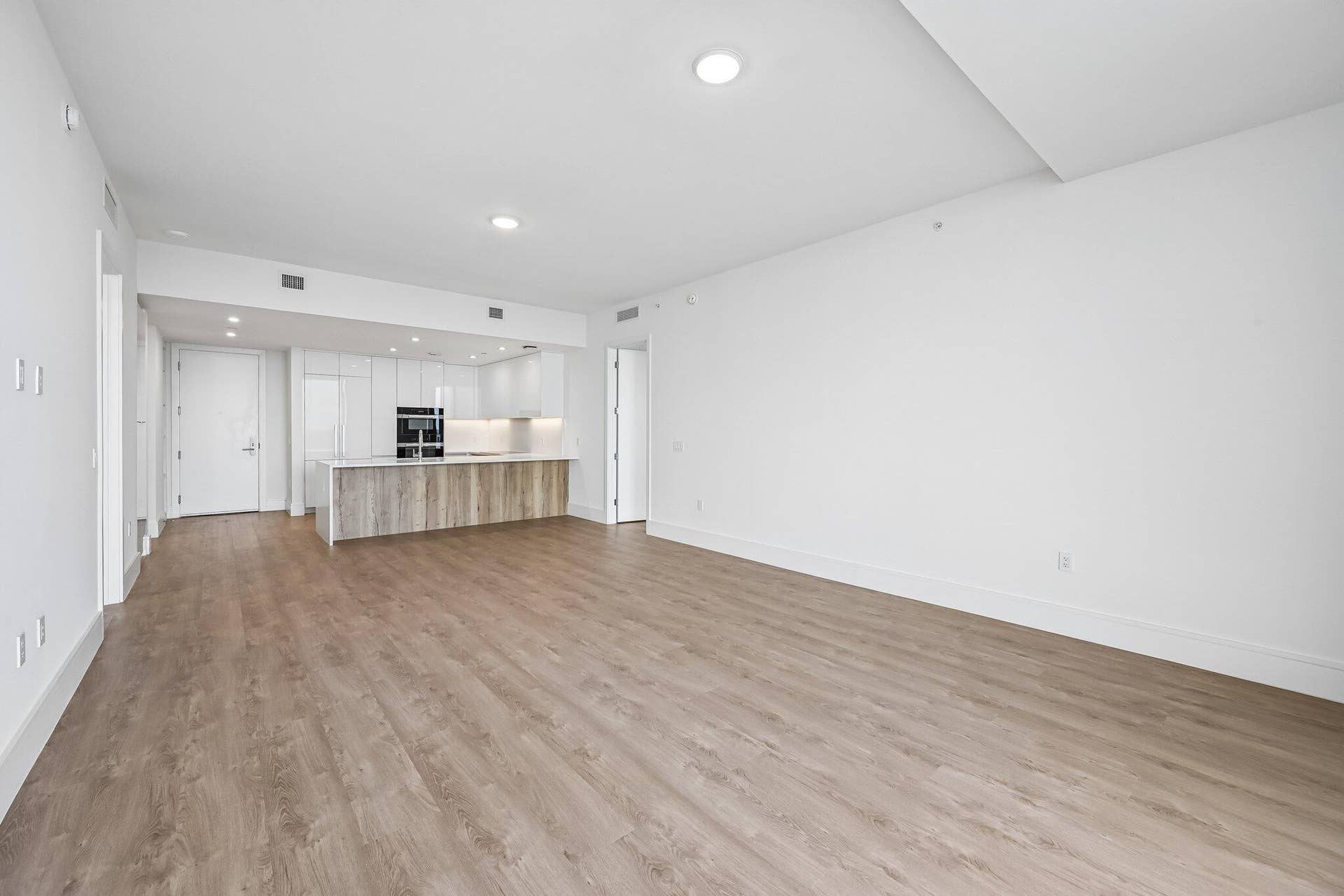 220 LAKE SHORE Drive, #1913, West Palm Beach, FL 33403 Living Room