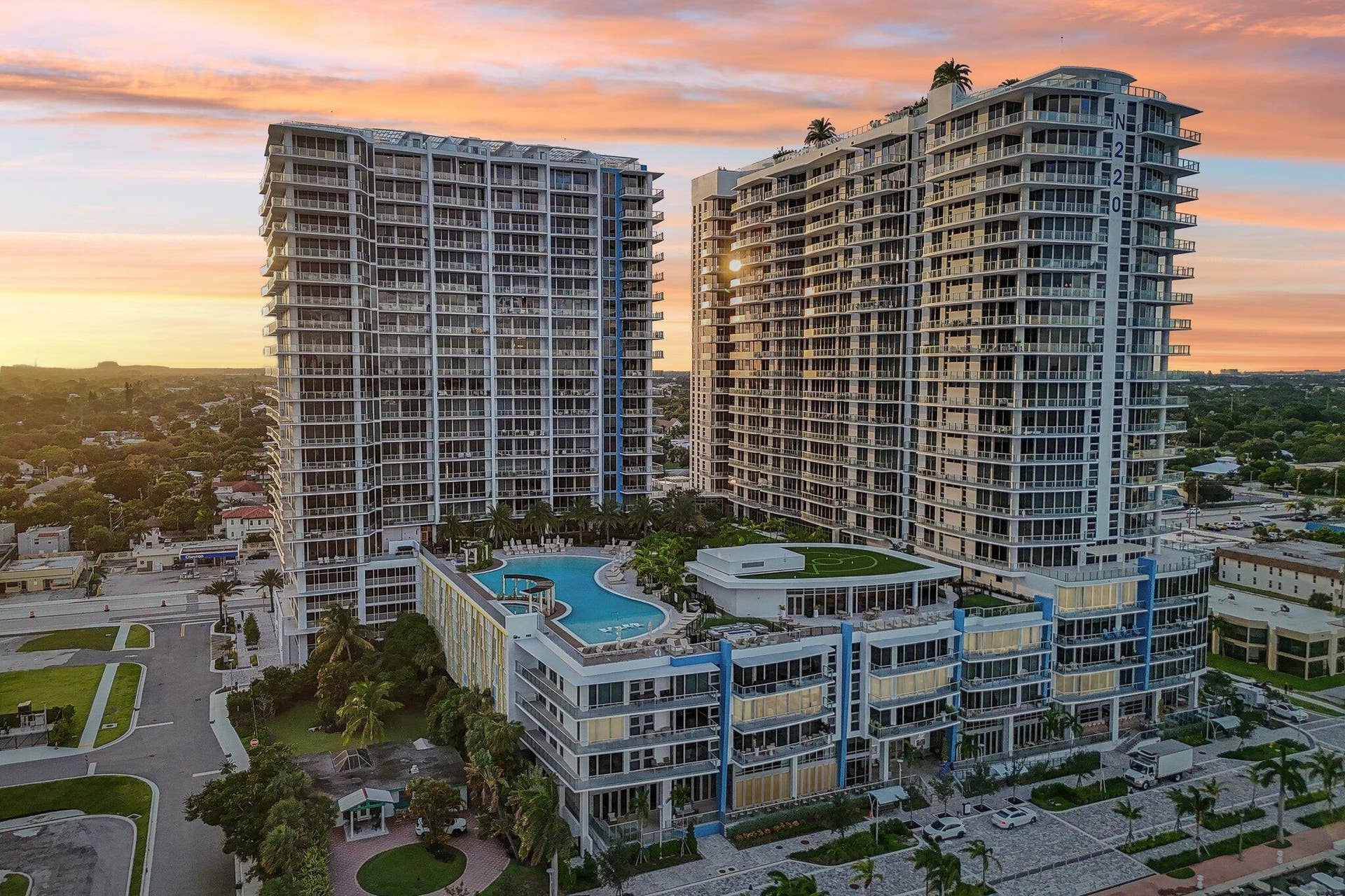 220 LAKE SHORE Drive, #1913, West Palm Beach, FL 33403 Exterior