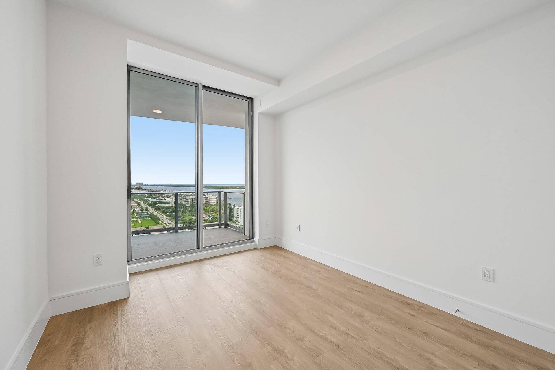 220 LAKE SHORE Drive, #1913, West Palm Beach, FL 33403 Bedroom