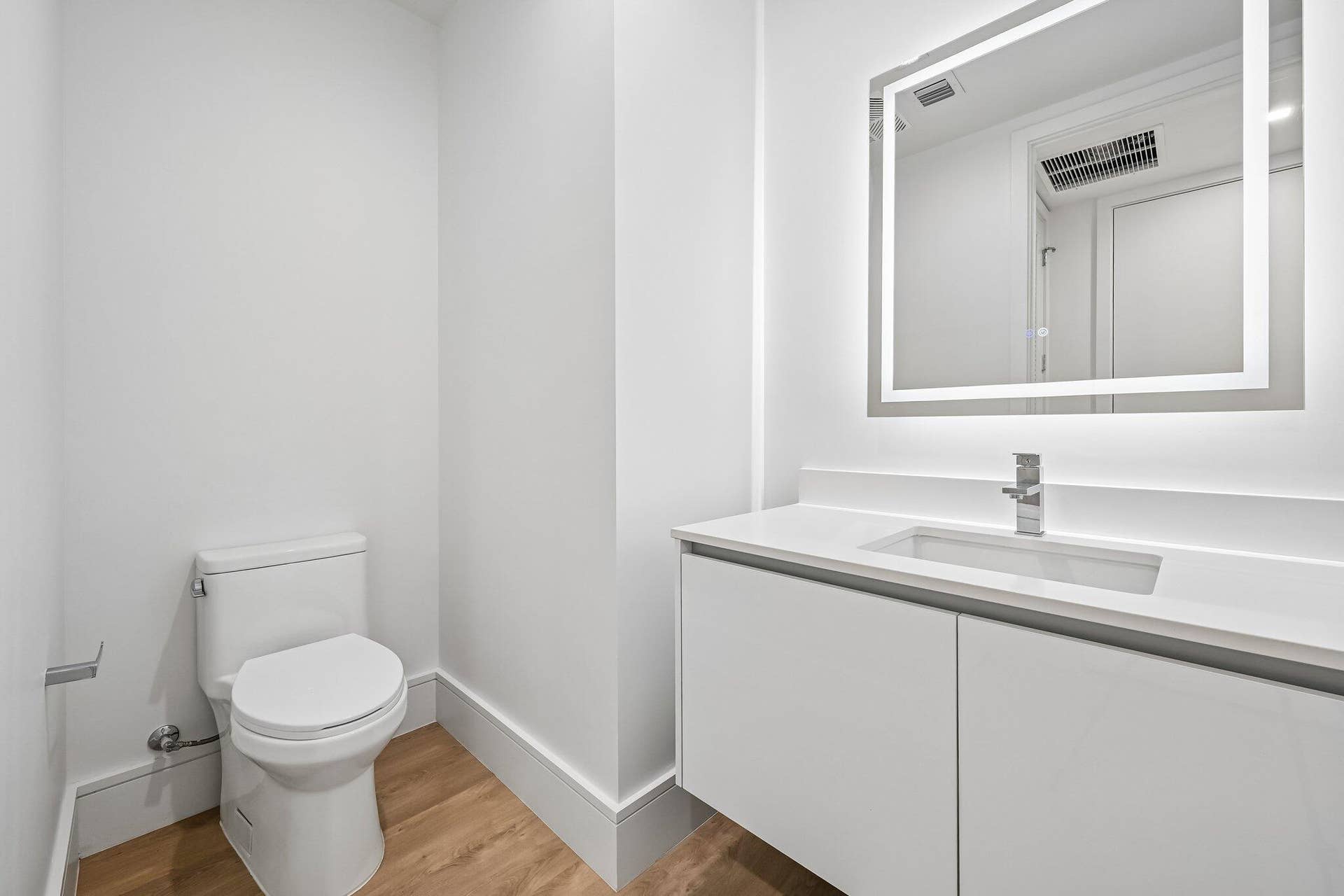 220 LAKE SHORE Drive, #1913, West Palm Beach, FL 33403 Bathroom