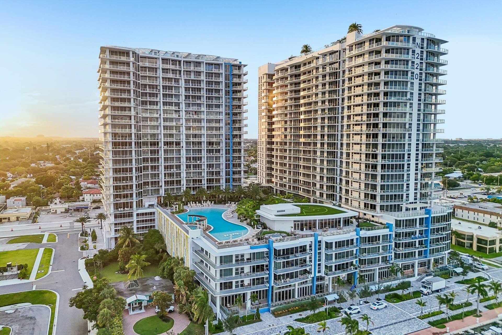220 LAKE SHORE Drive, #1913, West Palm Beach, FL 33403 Exterior
