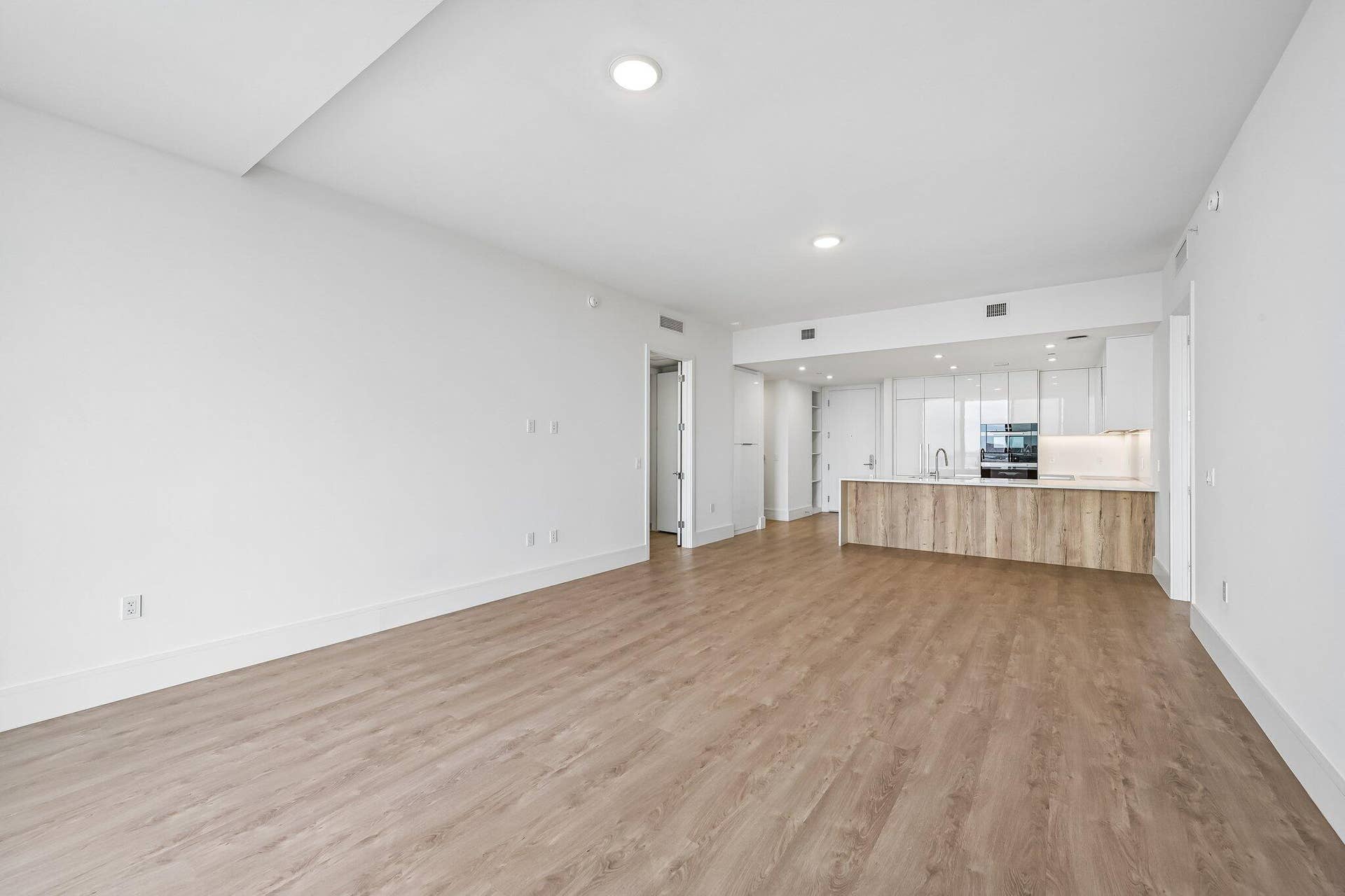 220 LAKE SHORE Drive, #1913, West Palm Beach, FL 33403 Living Room