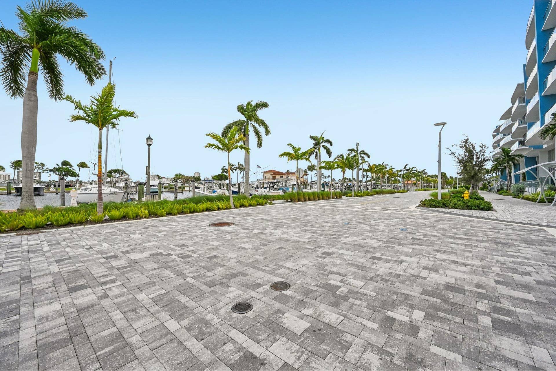 220 LAKE SHORE Drive, #1913, West Palm Beach, FL 33403 Exterior