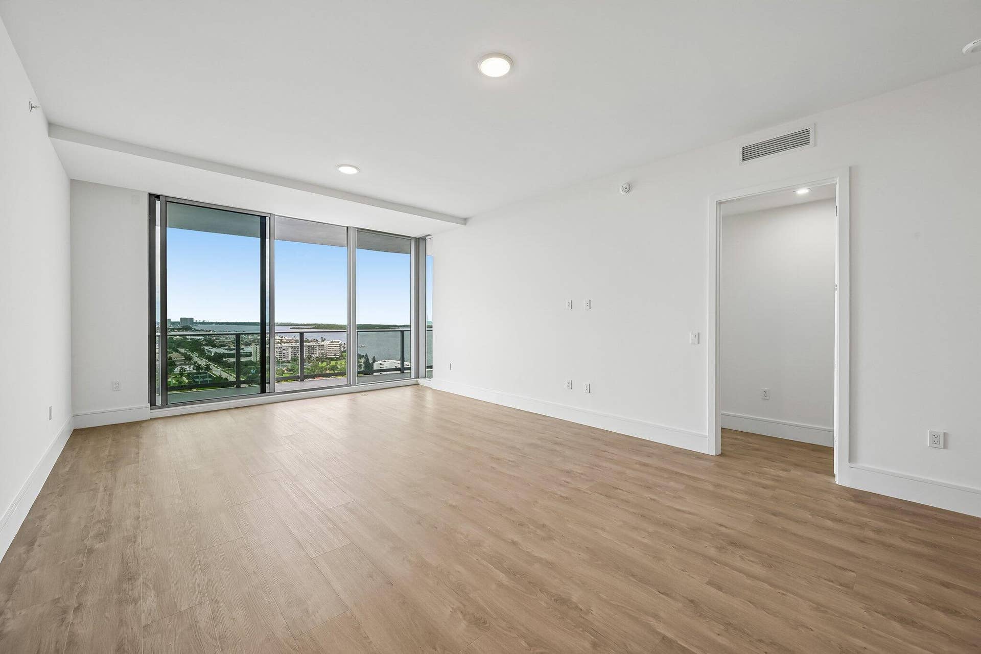 220 LAKE SHORE Drive, #1913, West Palm Beach, FL 33403 Living Area