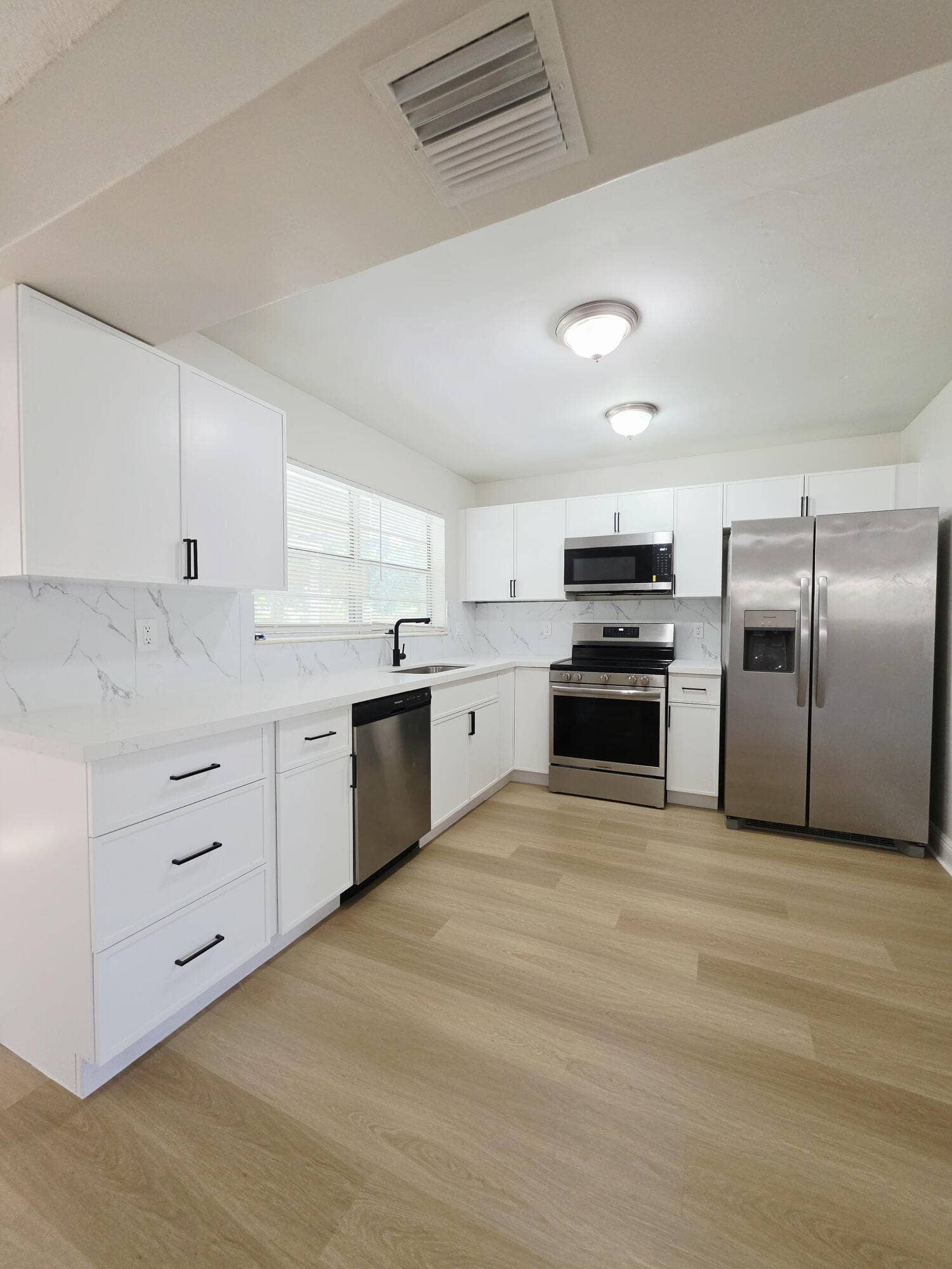 3070 SE 1st Place, Boynton Beach, FL 33435 MiConv.com__20261024_102148