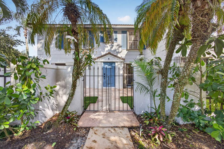 Property photo for 350 PRESTWICK Circle, #4, Palm Beach Gardens, FL