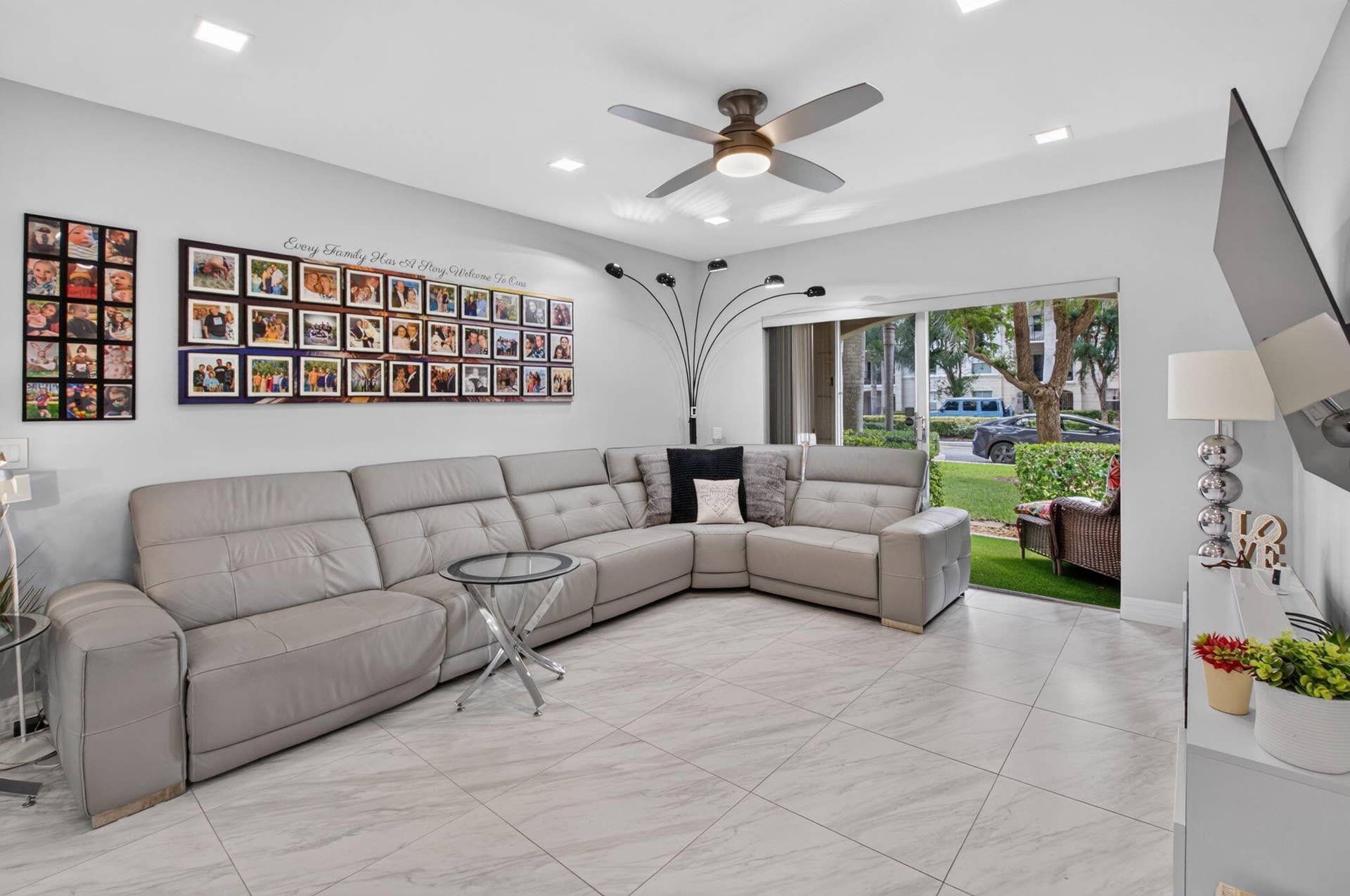 2109 TUSCANY Way, #109, Boynton Beach, FL 33435 The living room leads out to a beautiful patio