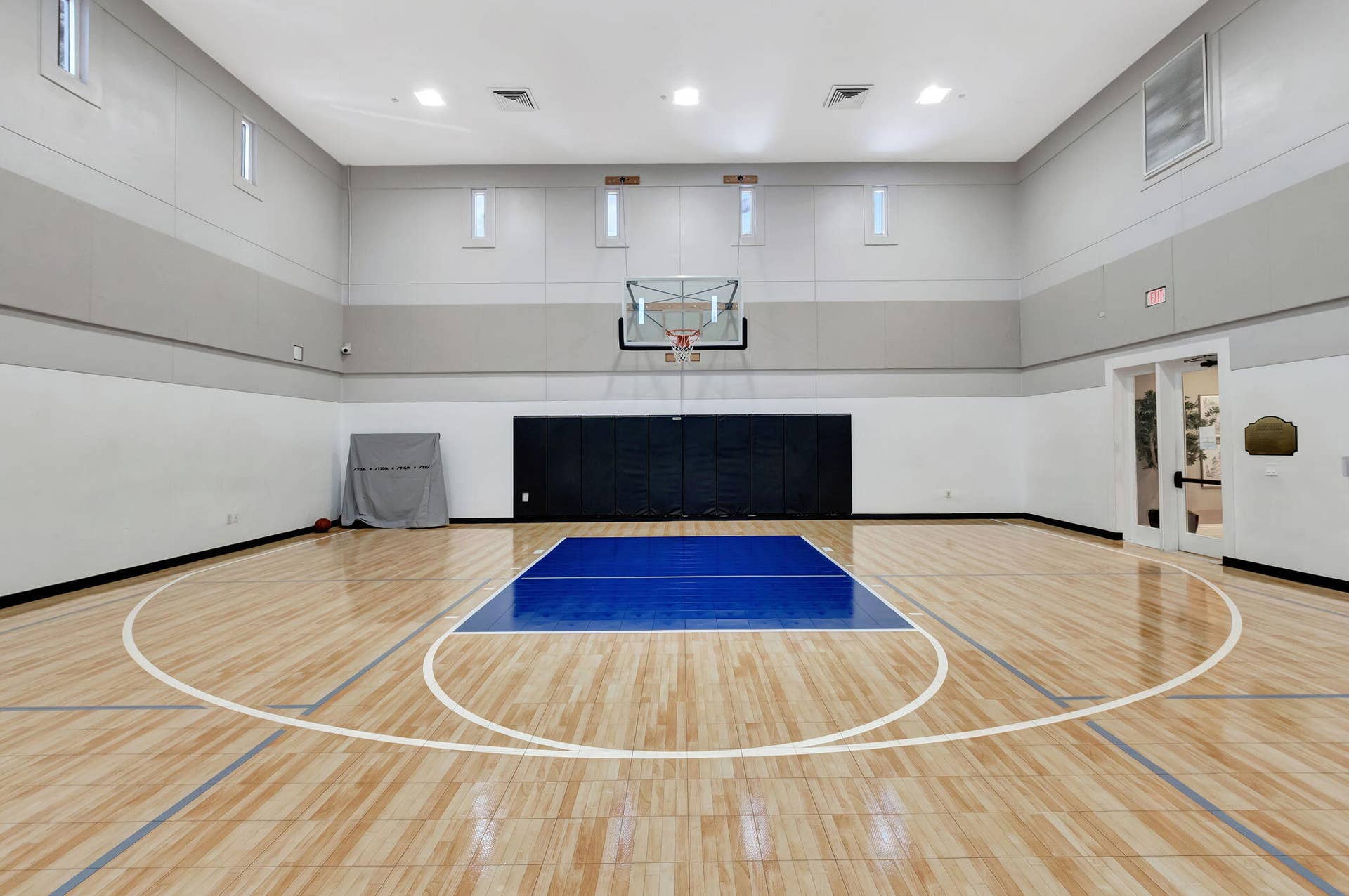 2109 TUSCANY Way, #109, Boynton Beach, FL 33435 Indoor Basketball Court for Year-Round Recreation