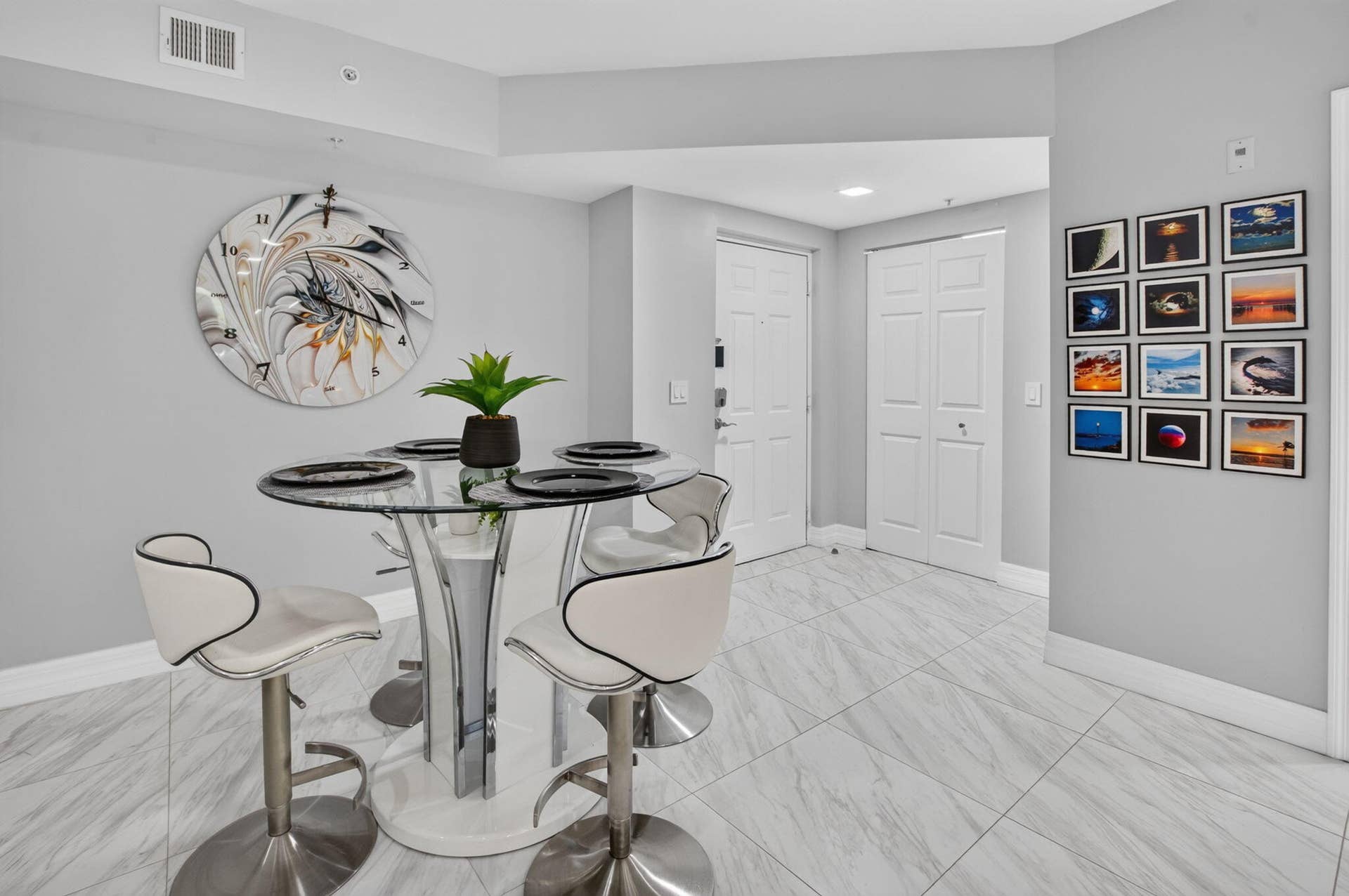 2109 TUSCANY Way, #109, Boynton Beach, FL 33435 Elegant Entry & Contemporary Dining