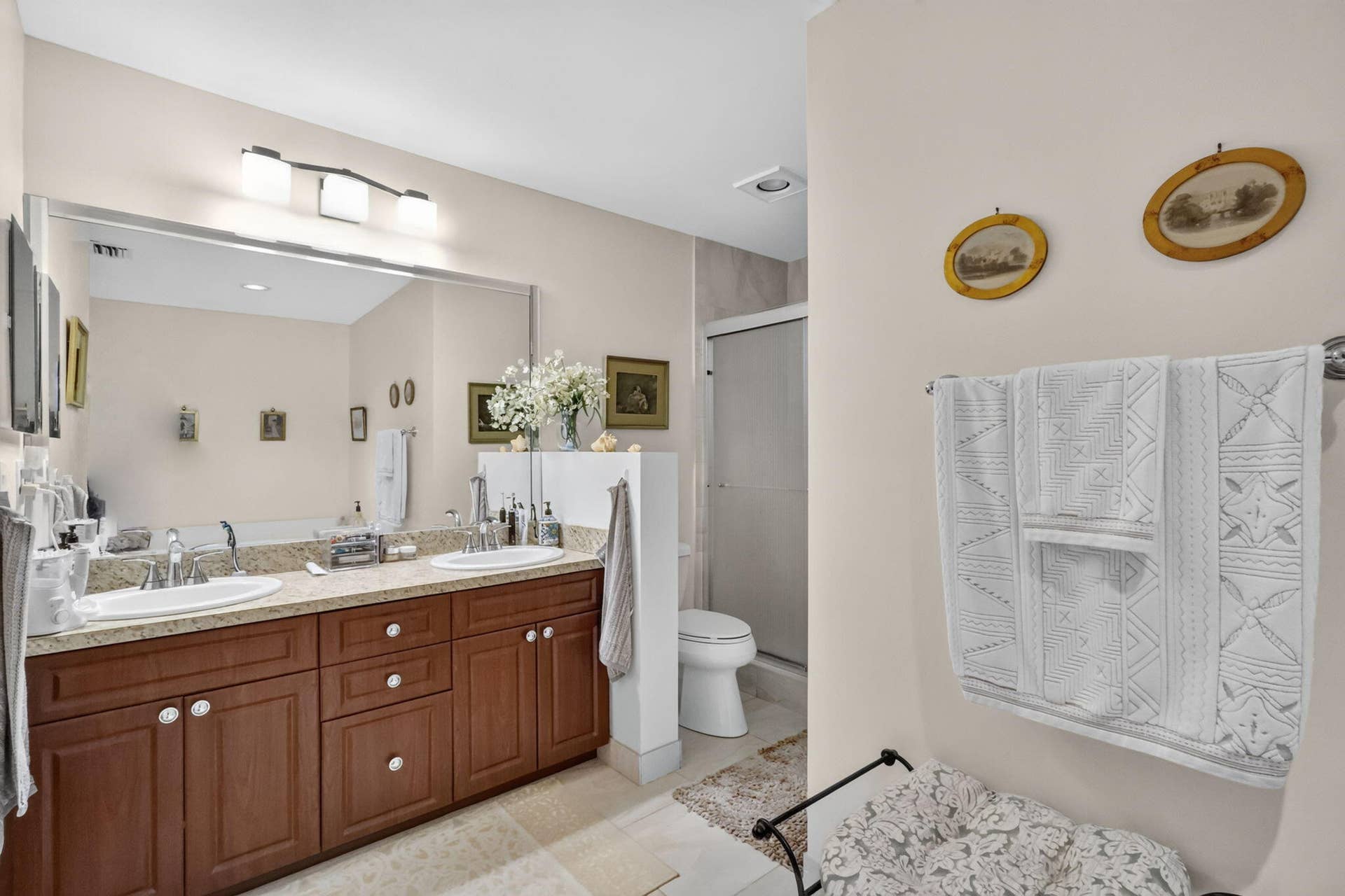 8045 Clear Shores Circle, Delray Beach, FL 33446 Ensuite bath