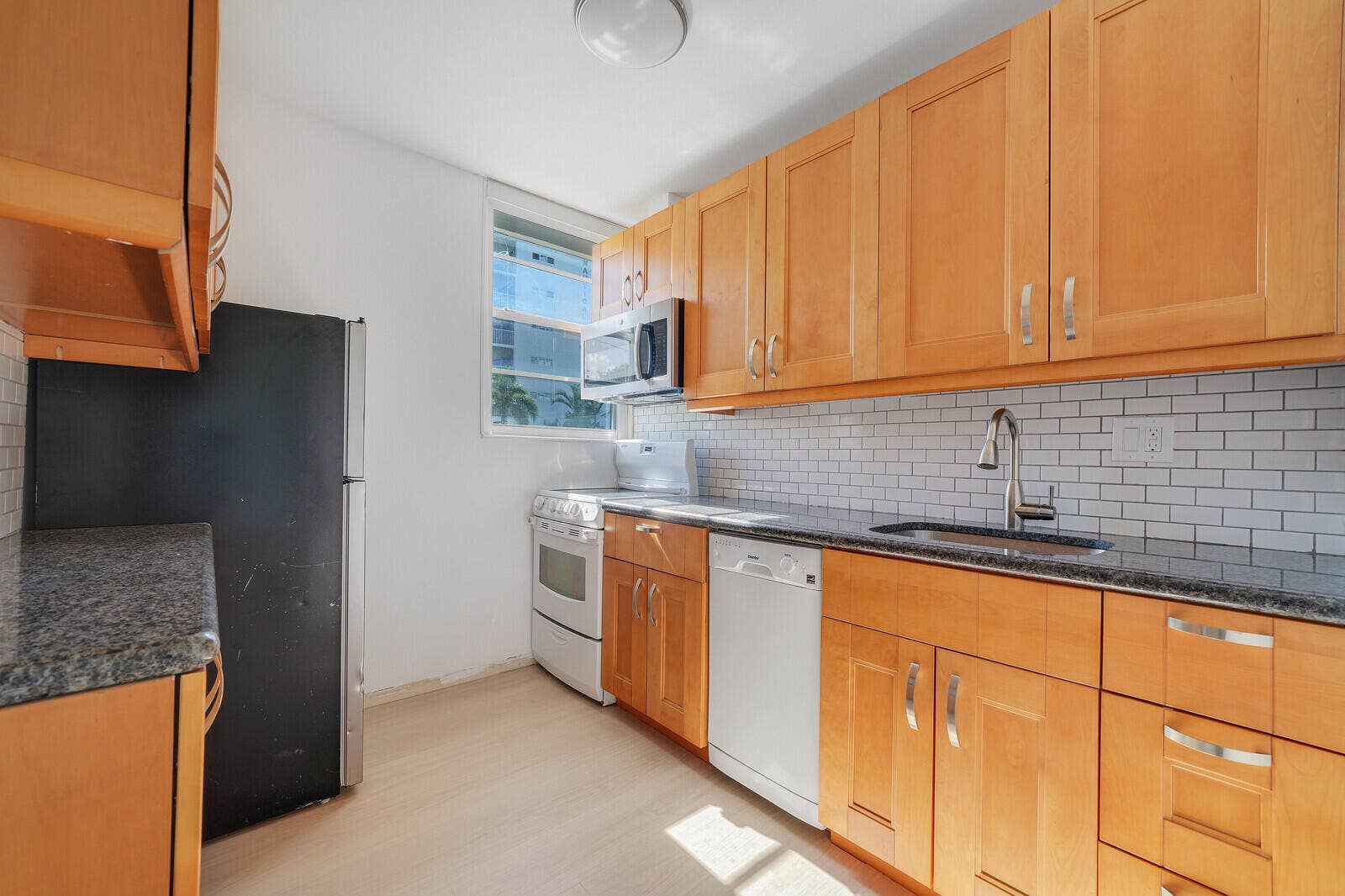 741 Bayshore Drive, #2 S, Fort Lauderdale, FL 33304 07_DSC00910_mls