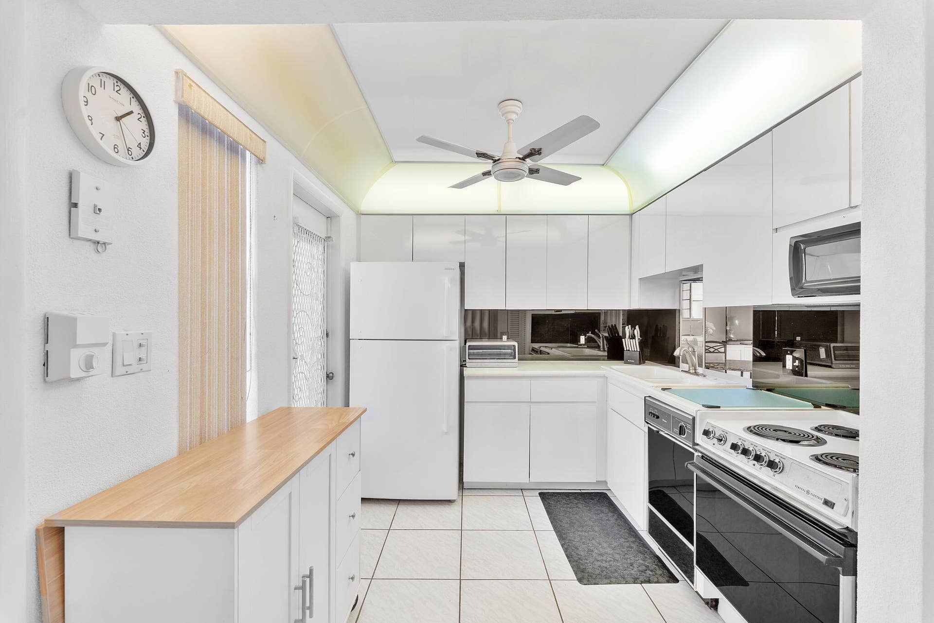 1889 S Ocean Drive, #203, Hallandale Beach, FL 33009 20-web-or-mls-DSC04936