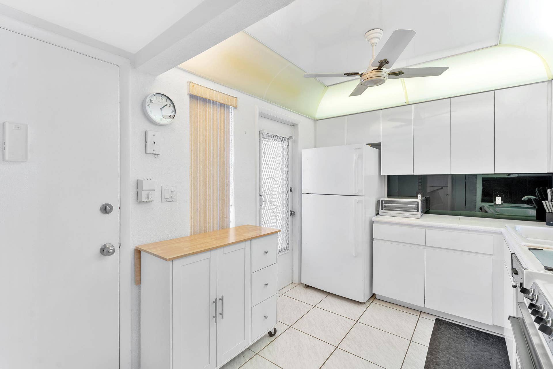 1889 S Ocean Drive, #203, Hallandale Beach, FL 33009 24-web-or-mls-DSC04956