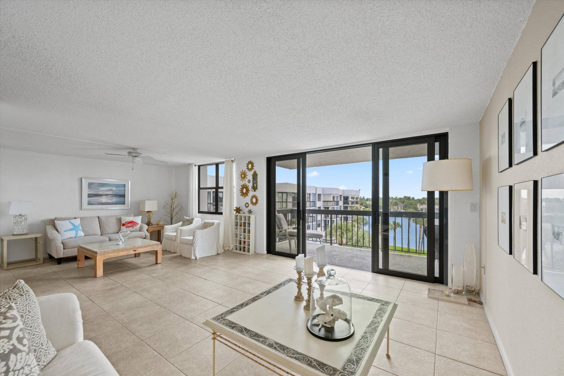 611 SE 7TH Street, #PH-5, Delray Beach, FL 33483 Living Room