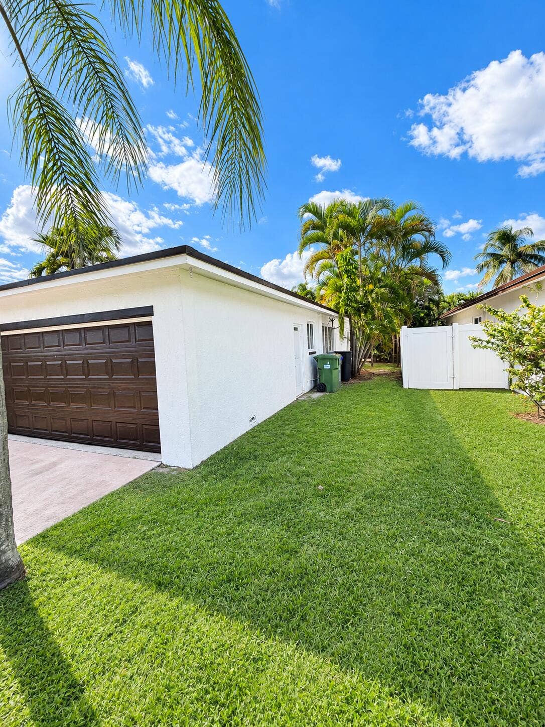 2210 NW 93RD Avenue, Pembroke Pines, FL 33024 B5C39FDD-CBDE-4D75-B4DC-5DFE094A701B