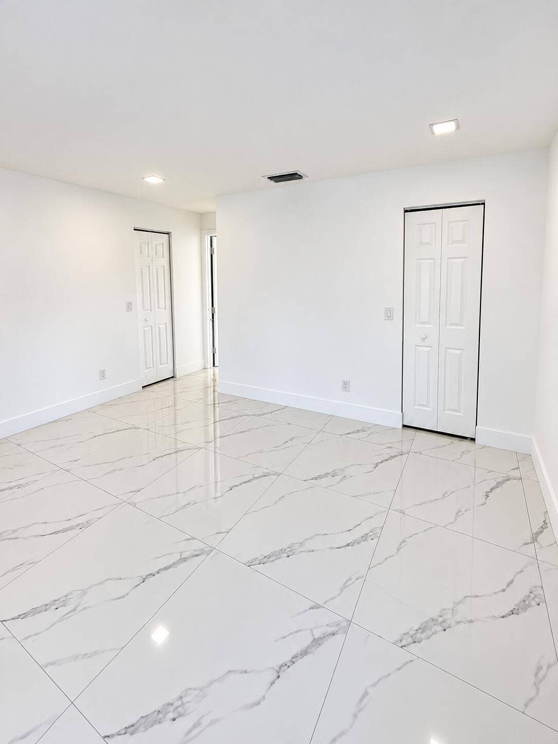 2210 NW 93RD Avenue, Pembroke Pines, FL 33024 0CDD511E-02C7-46BF-A249-2F9CBC7E2168