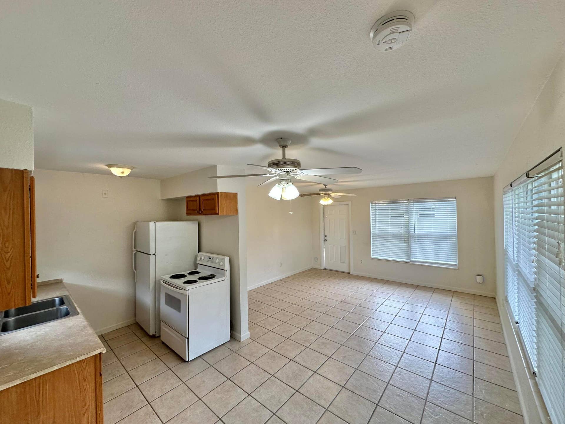 1411 NW 2ND Avenue, Fort Lauderdale, FL 33311 IMG_0095