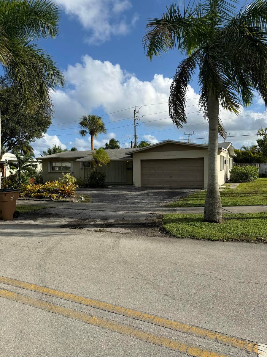 Property photo for 216 SE 10th Court, Deerfield Beach, FL
