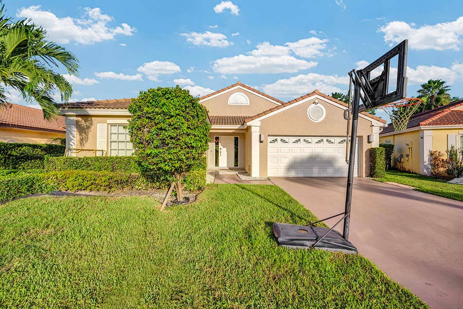 Property photo for 10580 PEBBLE COVE Lane, Boca Raton, FL