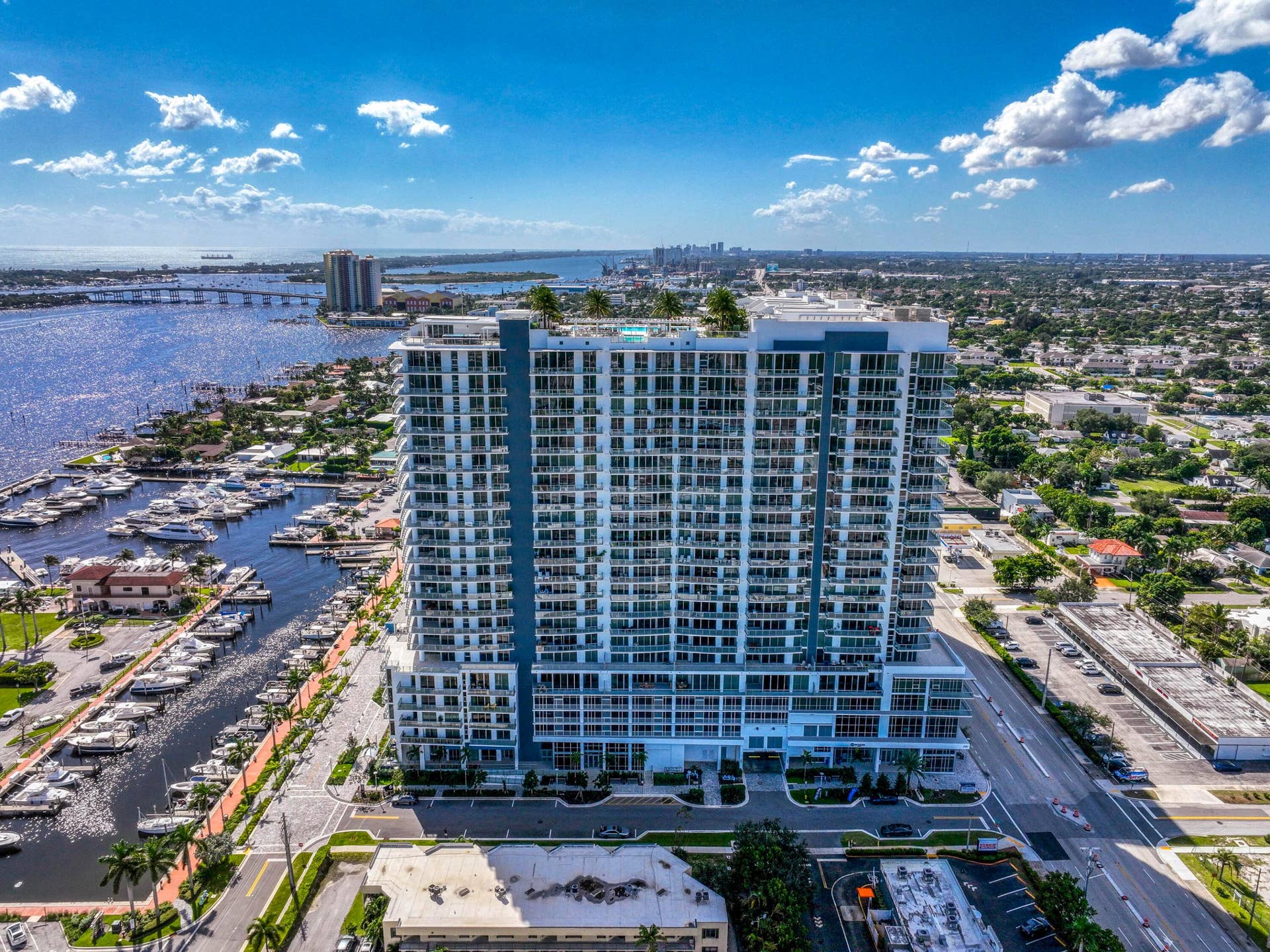 220 Lake Shore Drive, #813, West Palm Beach, FL 33403 Nautilus 220