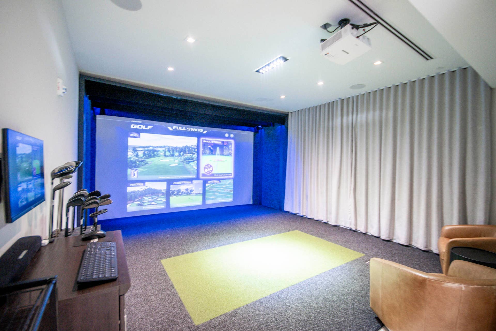 220 Lake Shore Drive, #813, West Palm Beach, FL 33403 Golf Simulator