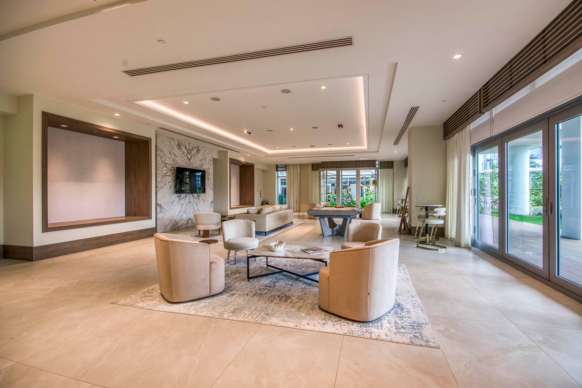 220 Lake Shore Drive, #813, West Palm Beach, FL 33403 Club Room