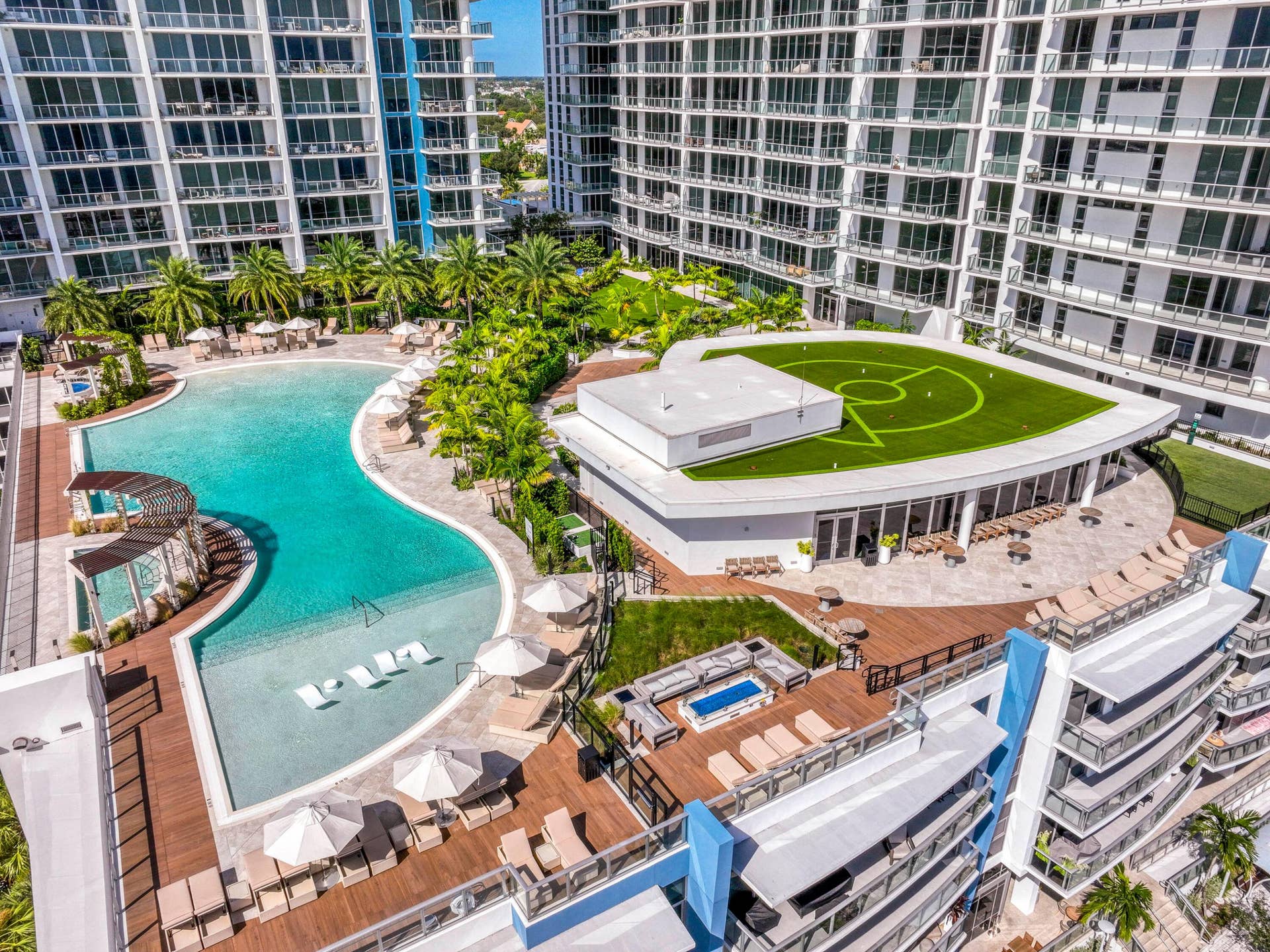 220 Lake Shore Drive, #813, West Palm Beach, FL 33403 1-Acre Outdoor Recreation Deck