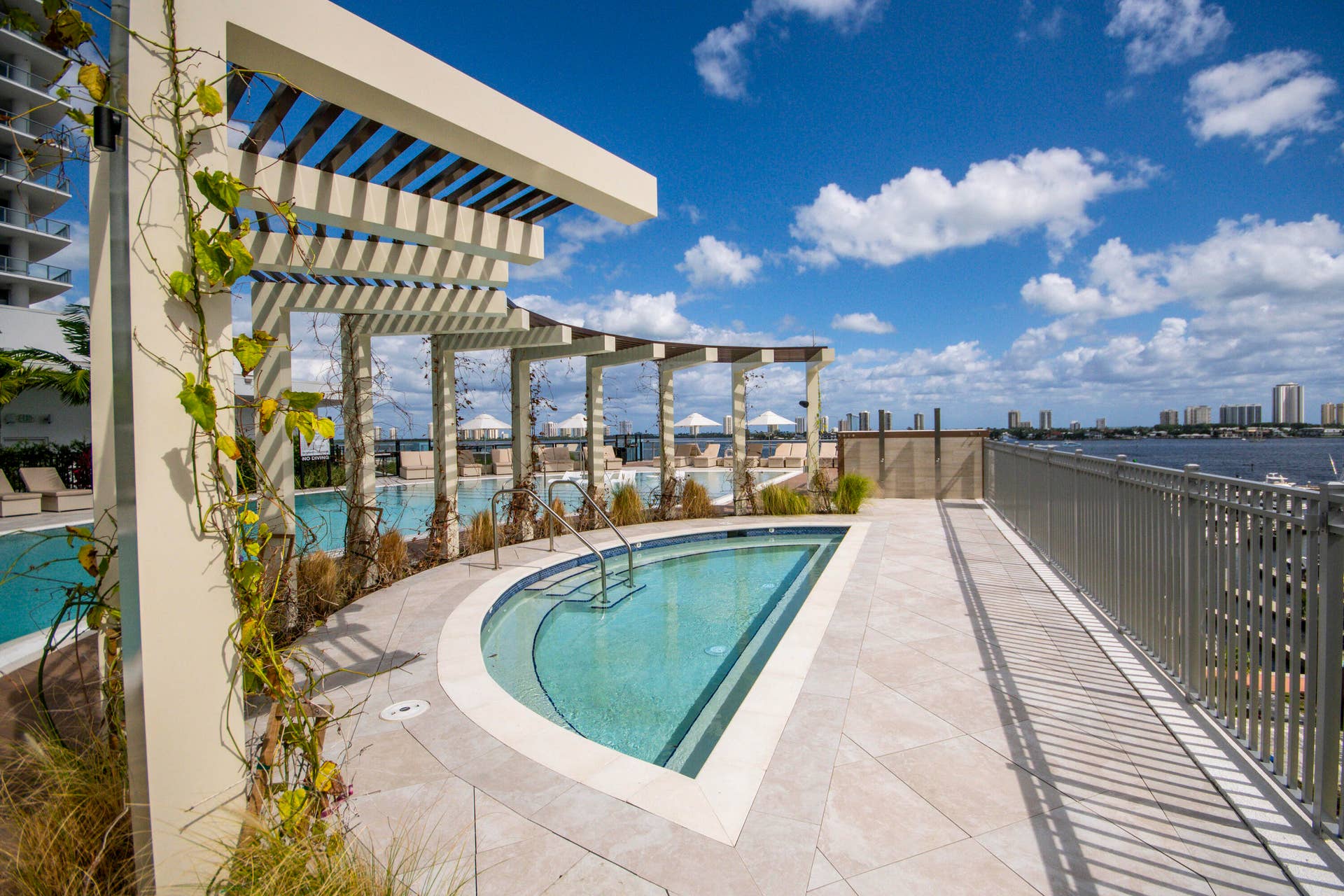 220 Lake Shore Drive, #813, West Palm Beach, FL 33403 Spa