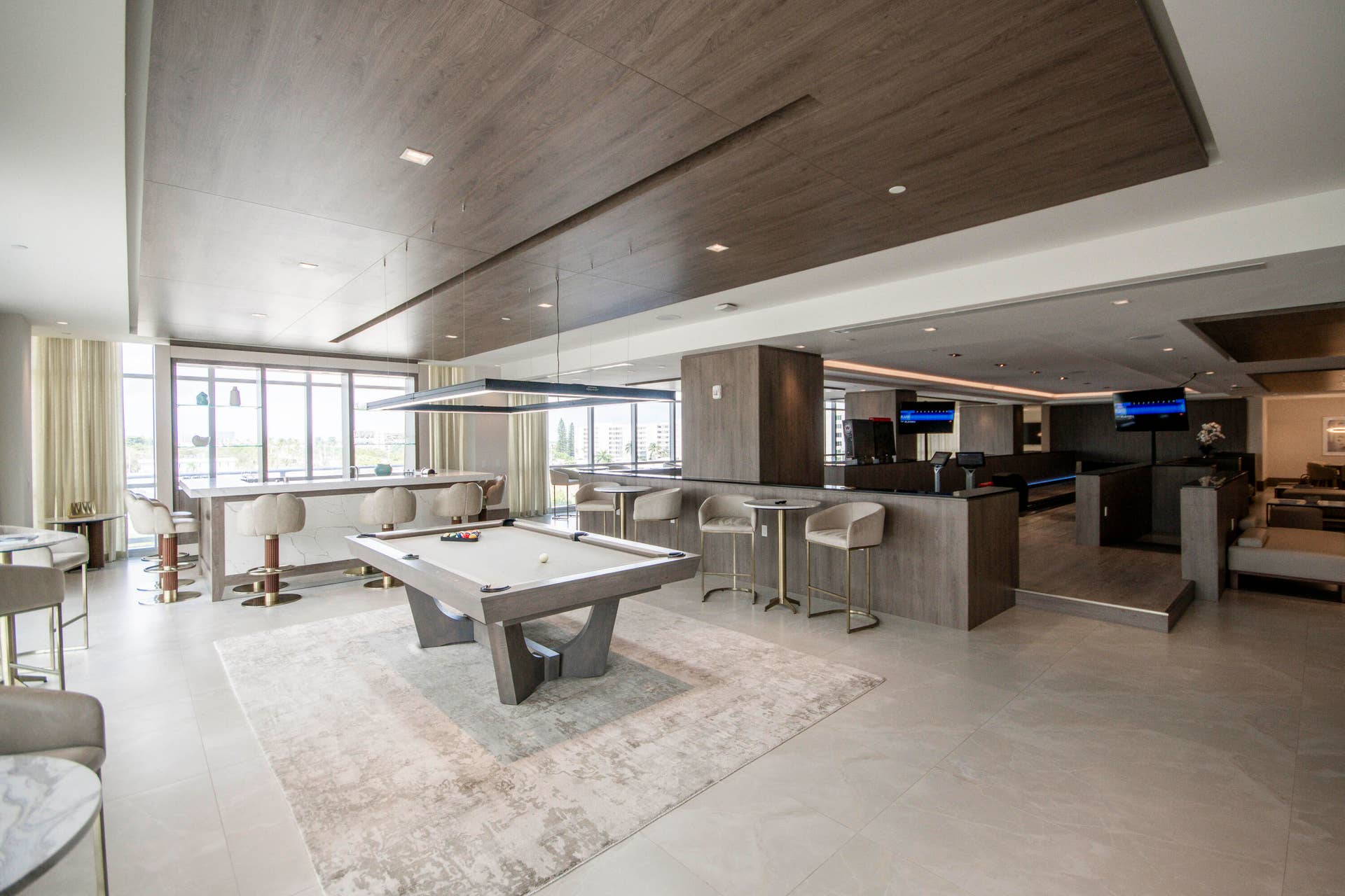 220 Lake Shore Drive, #813, West Palm Beach, FL 33403 Club Room