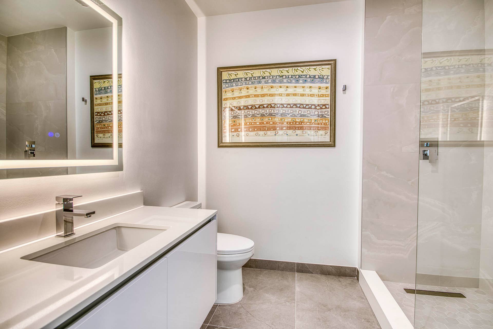 220 Lake Shore Drive, #813, West Palm Beach, FL 33403 Guest Ensuite Bath