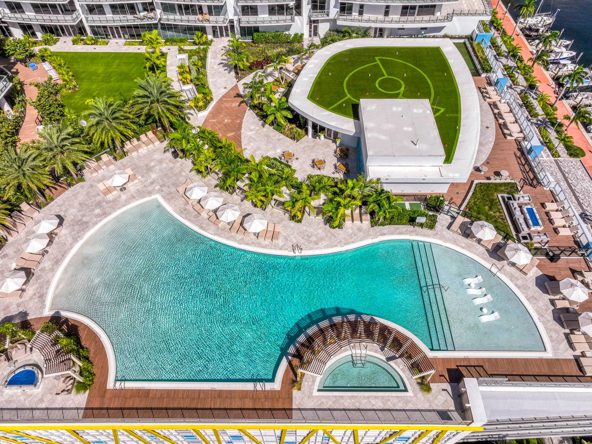 220 Lake Shore Drive, #813, West Palm Beach, FL 33403 Resort Pool Deck