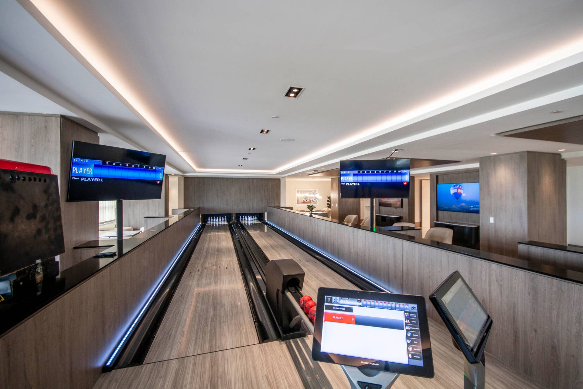 220 Lake Shore Drive, #813, West Palm Beach, FL 33403 Mini Bowling Alley