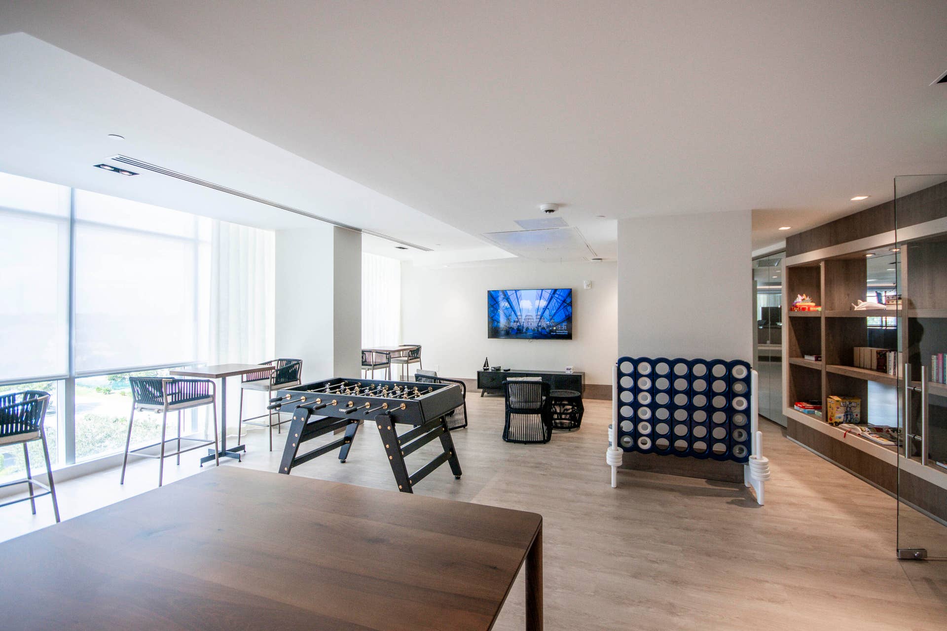 220 Lake Shore Drive, #813, West Palm Beach, FL 33403 Teen Room