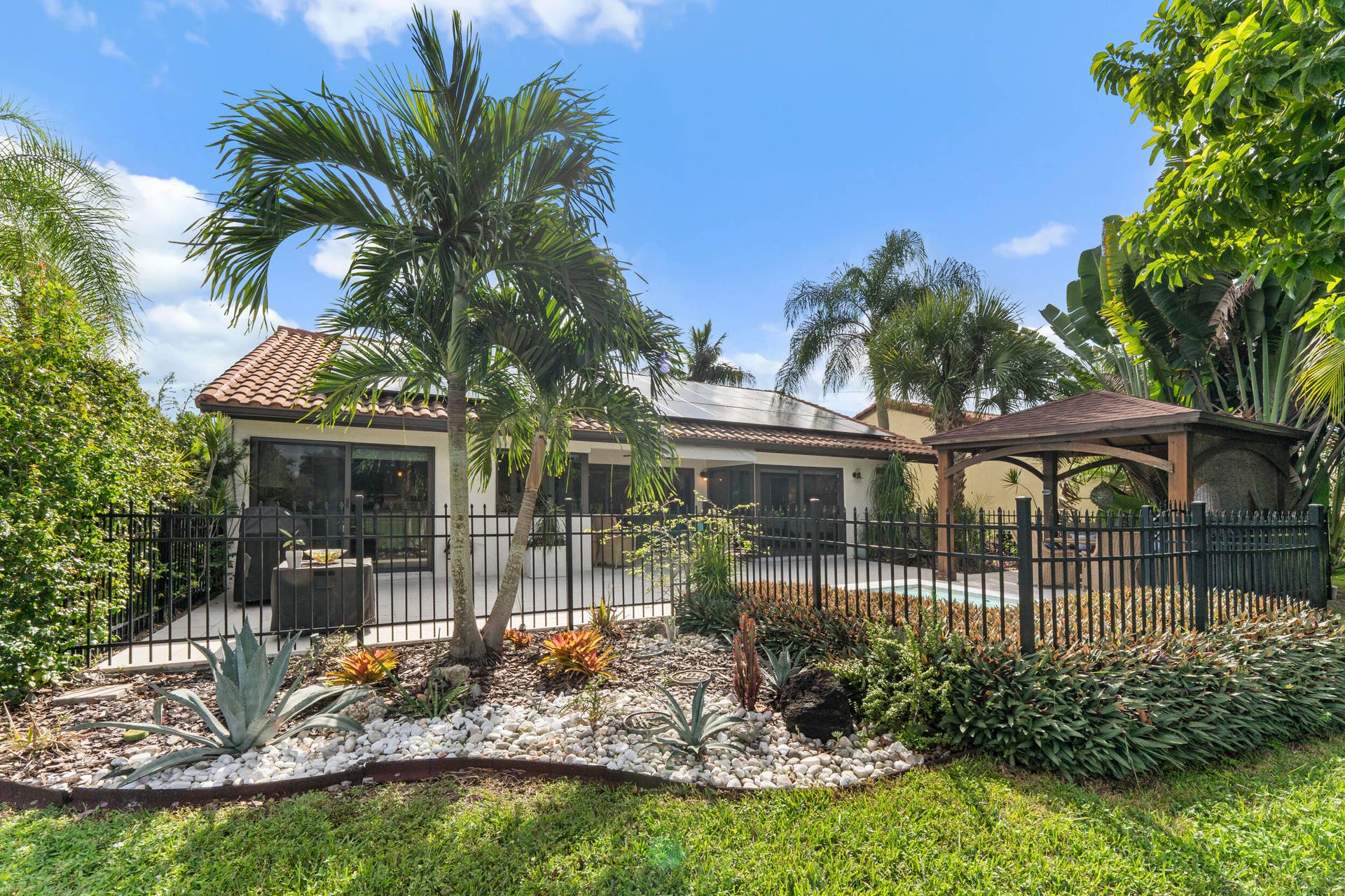 7029 GOLF POINTE Circle, Tamarac, FL 33321 7029_Golf_Pointe_Circle-40