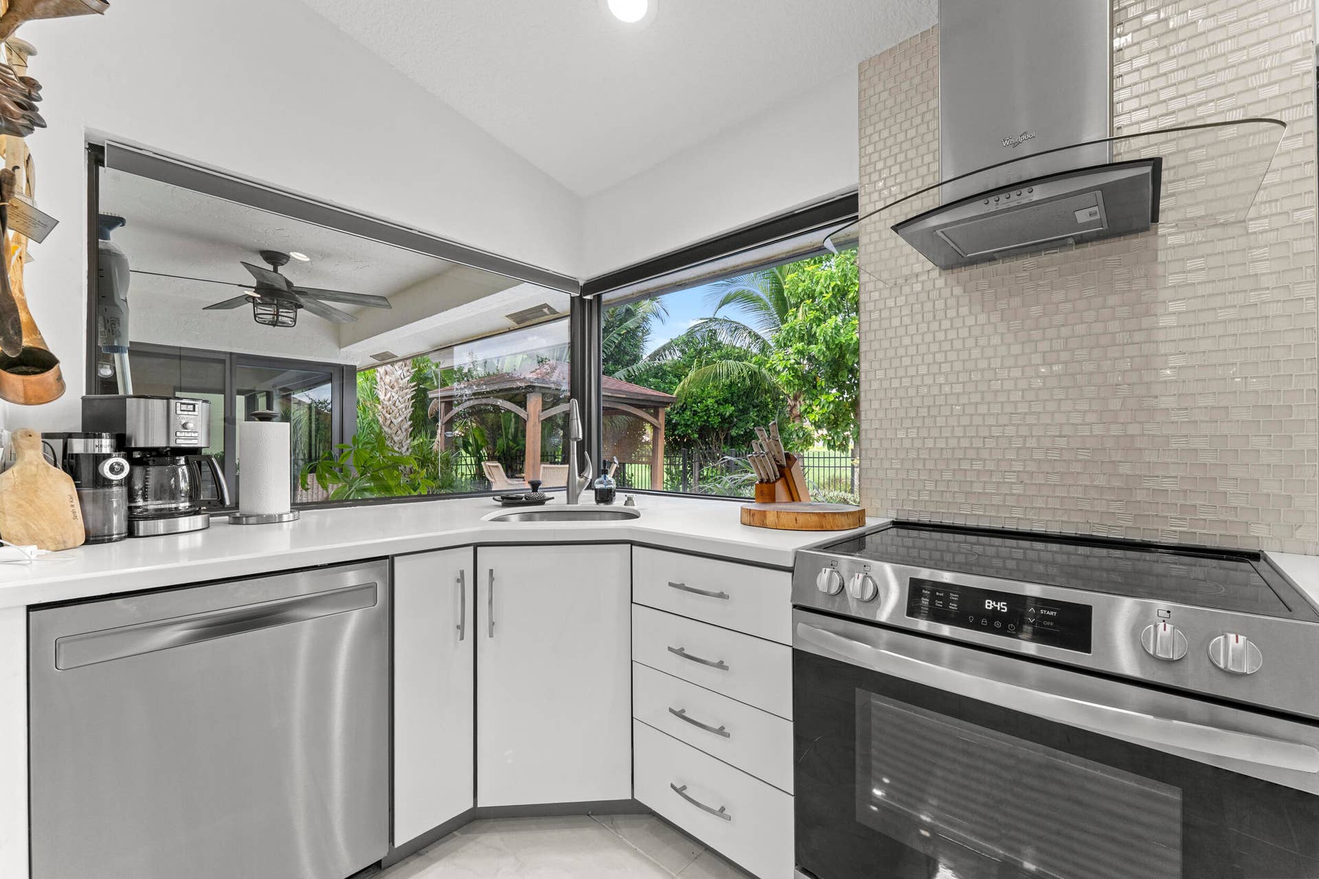 7029 GOLF POINTE Circle, Tamarac, FL 33321 7029_Golf_Pointe_Circle-17